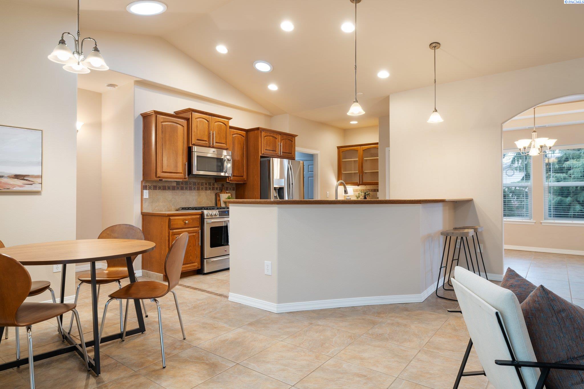 8411 W Bruneau Pl