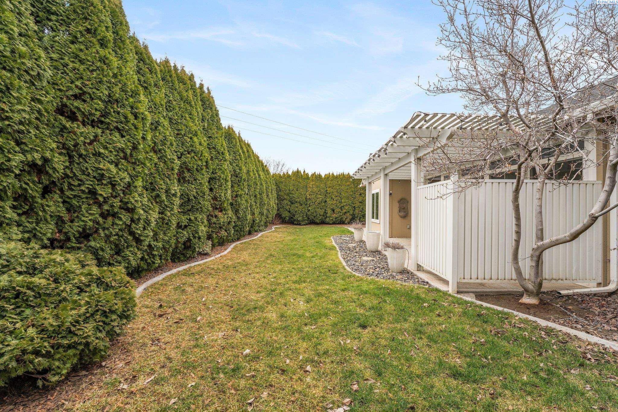 8411 W Bruneau Pl