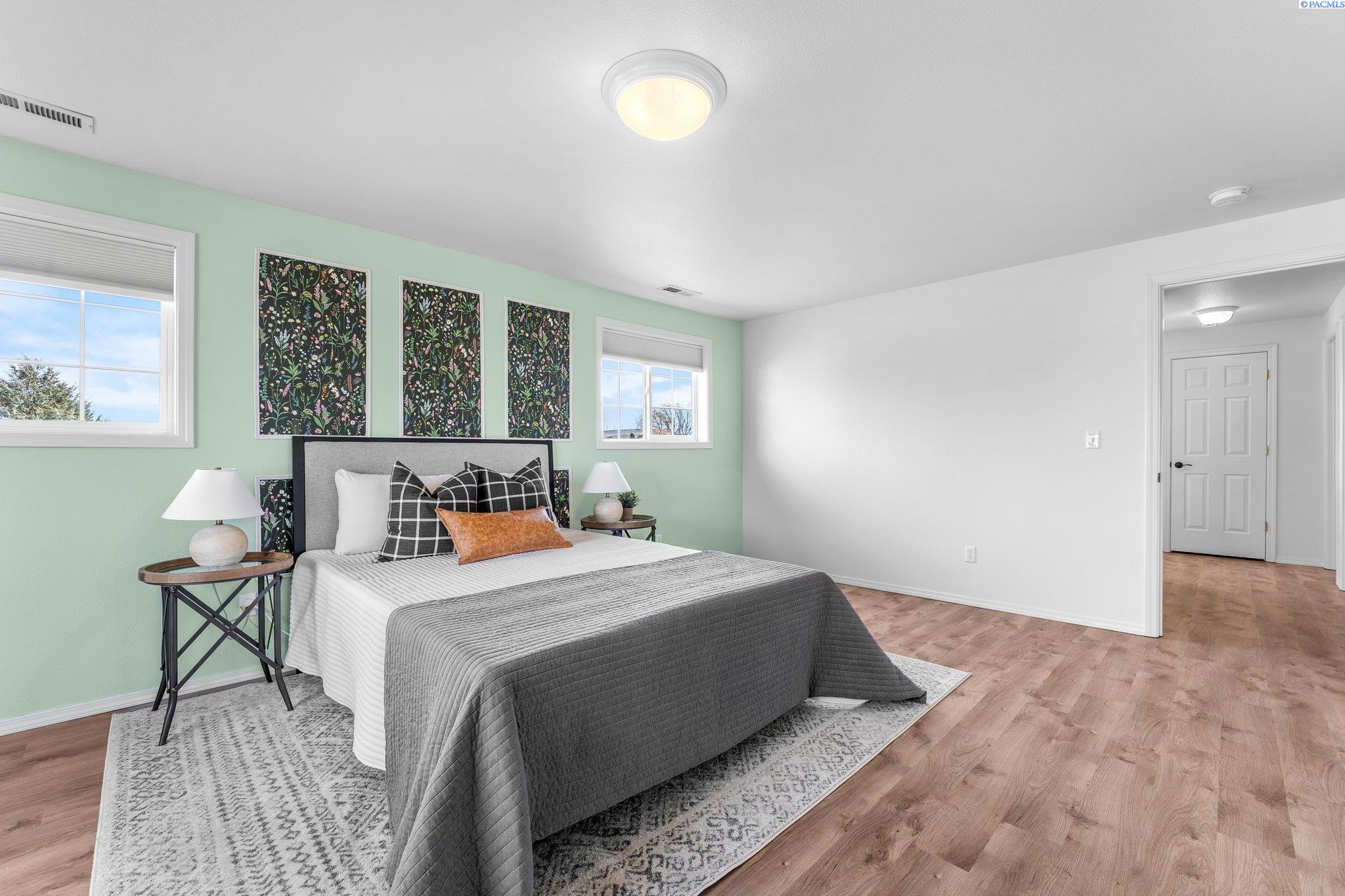 2414 S Quincy Ct