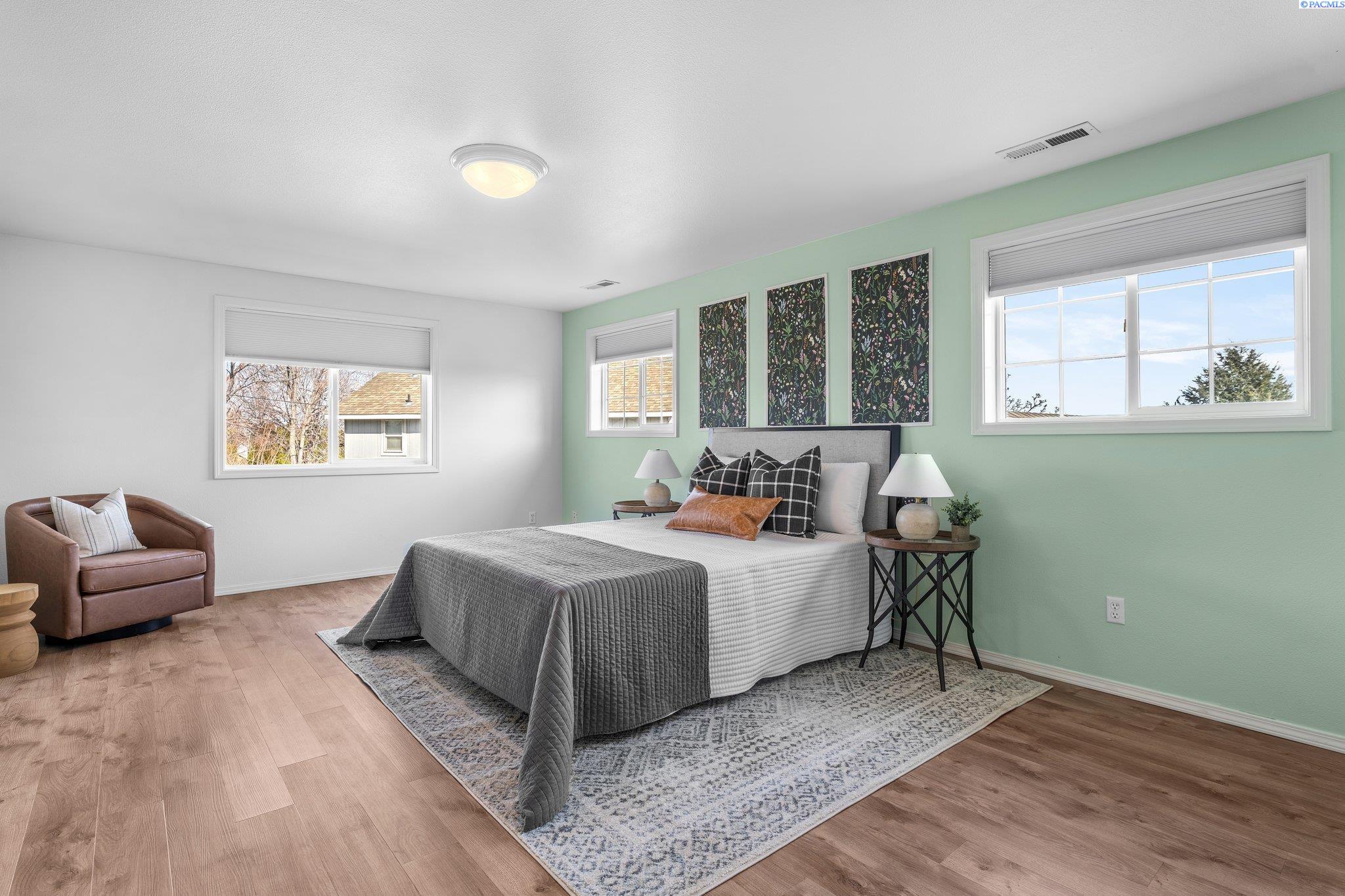 2414 S Quincy Ct
