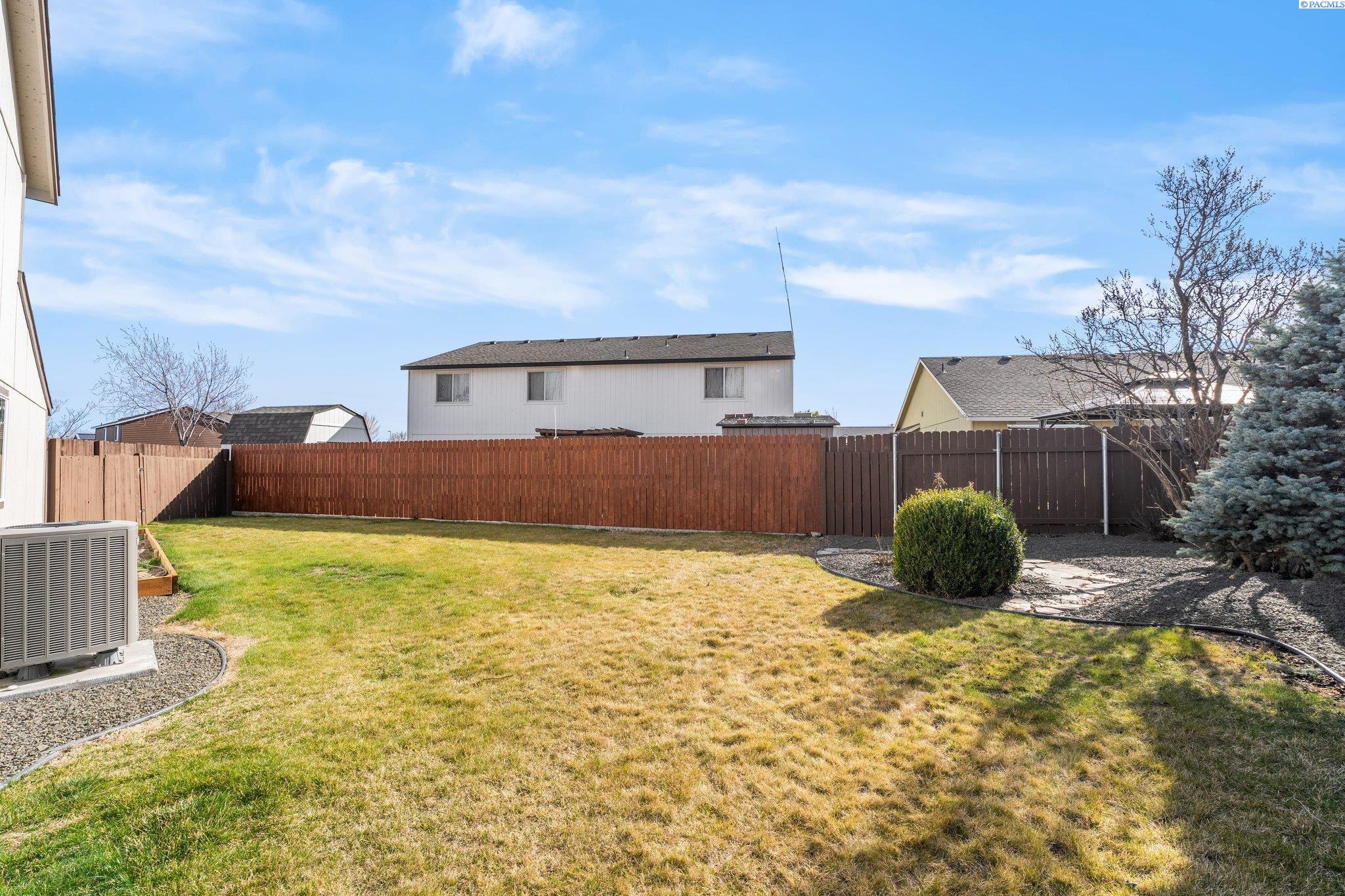 2414 S Quincy Ct