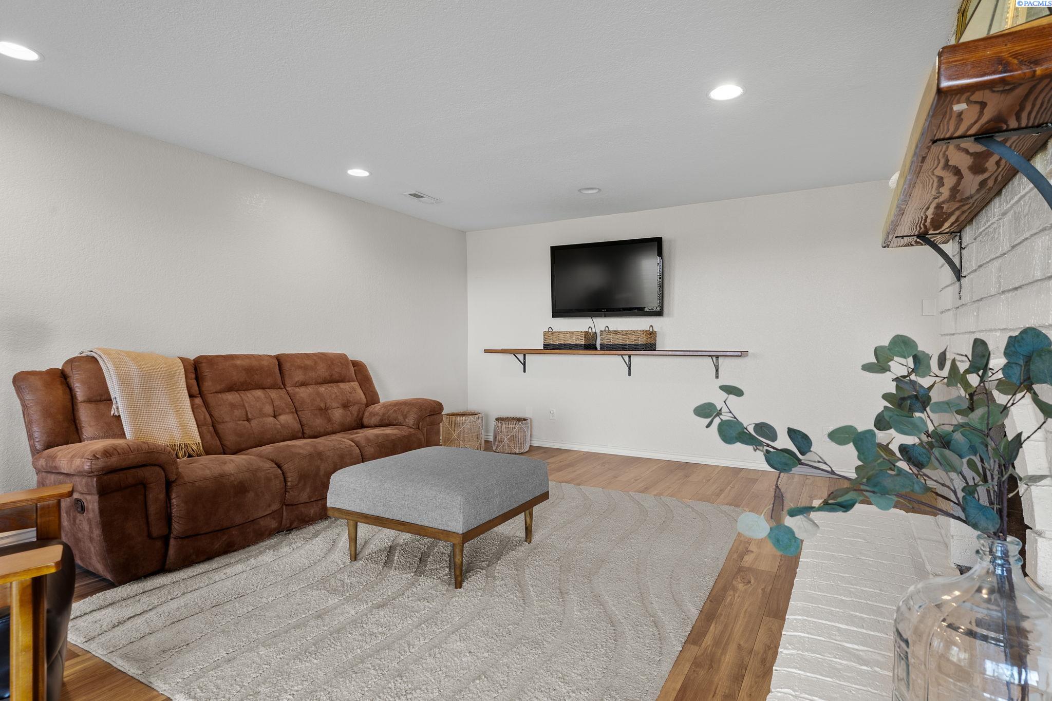 72315 E 266 Pr NE