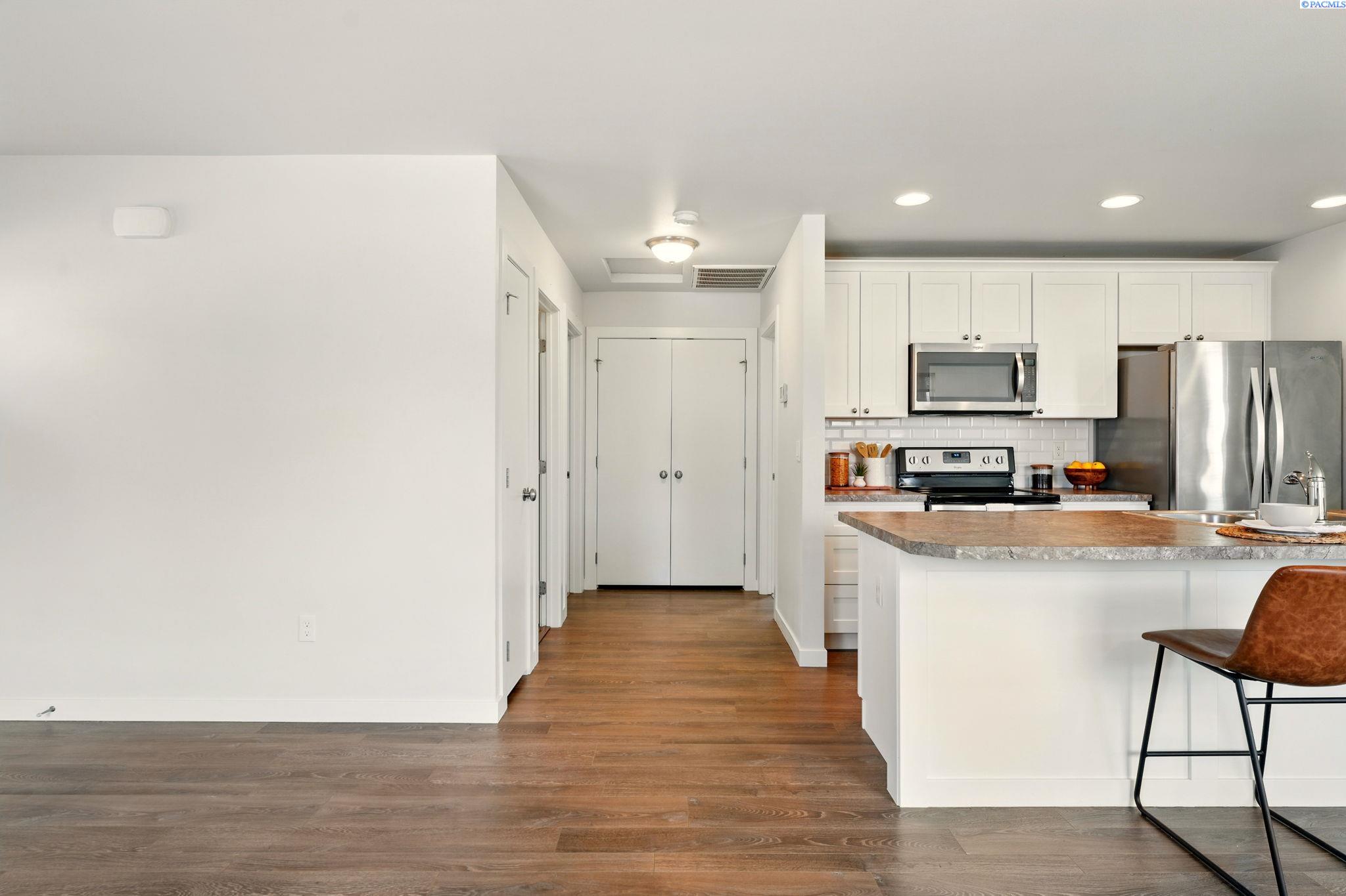 909 Willard Ave