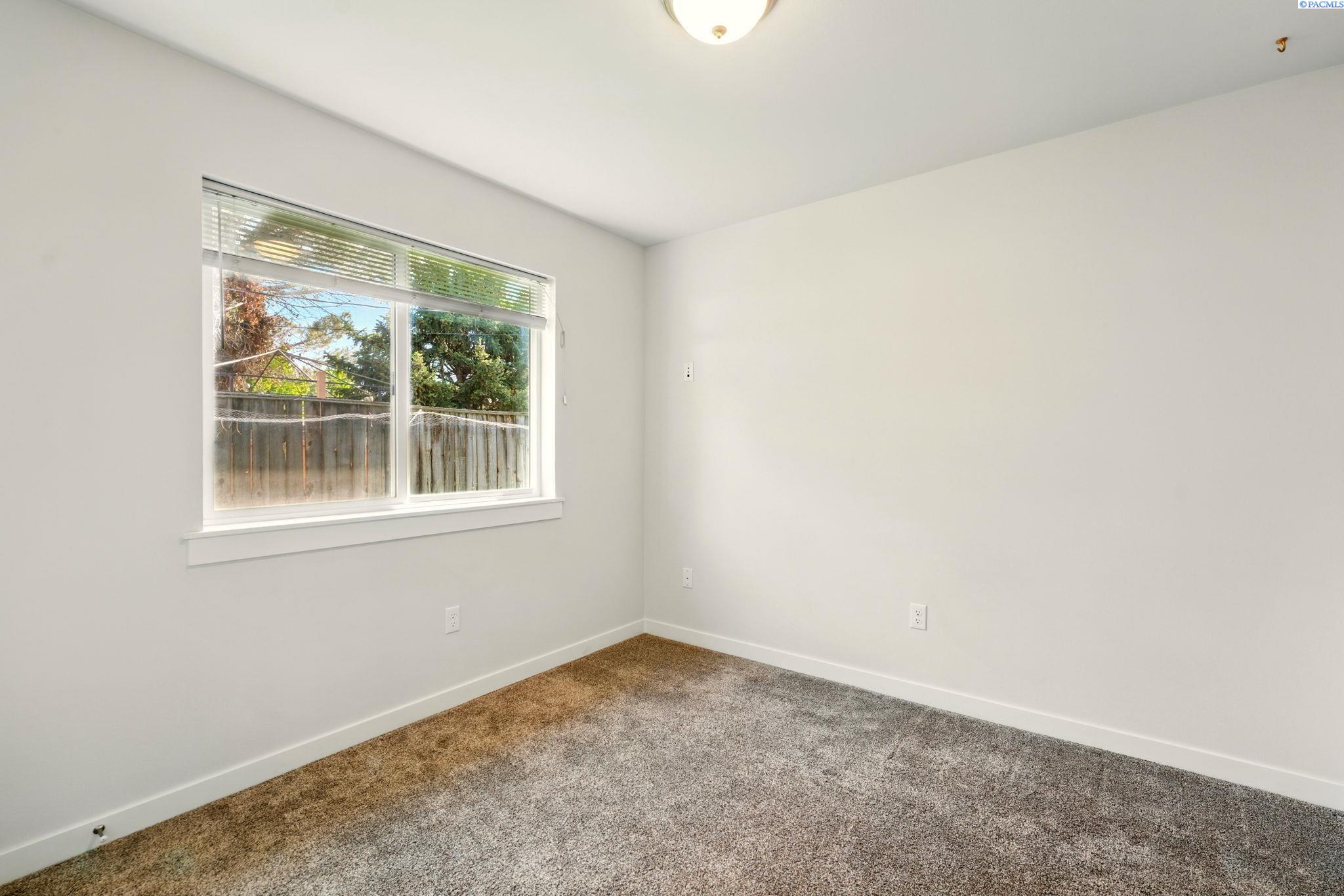 909 Willard Ave