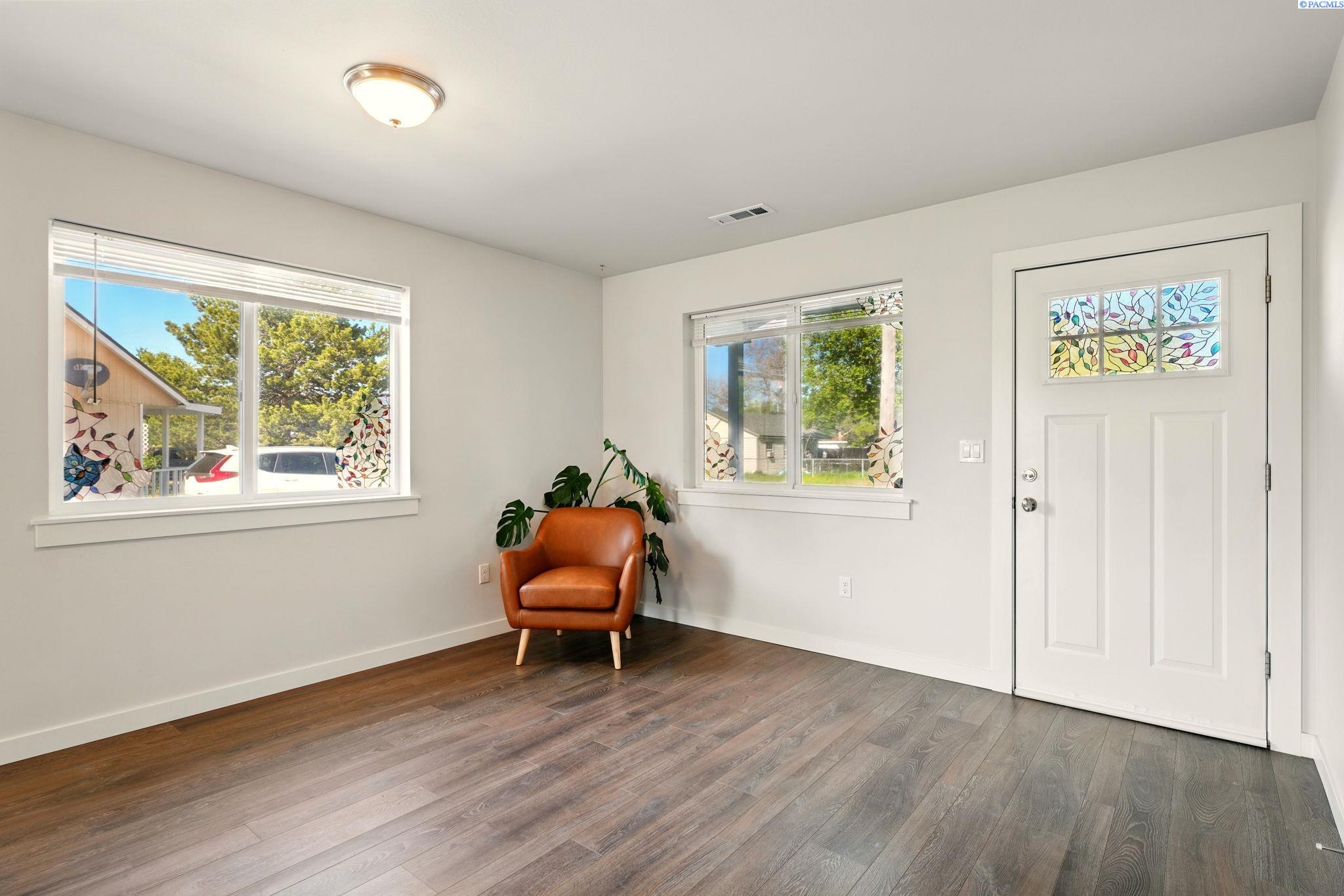 909 Willard Ave