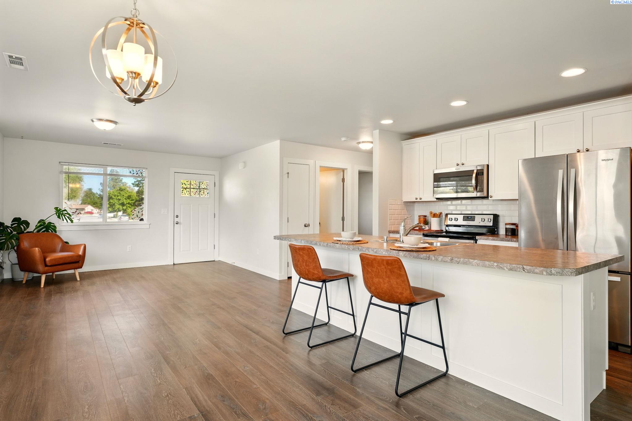 909 Willard Ave
