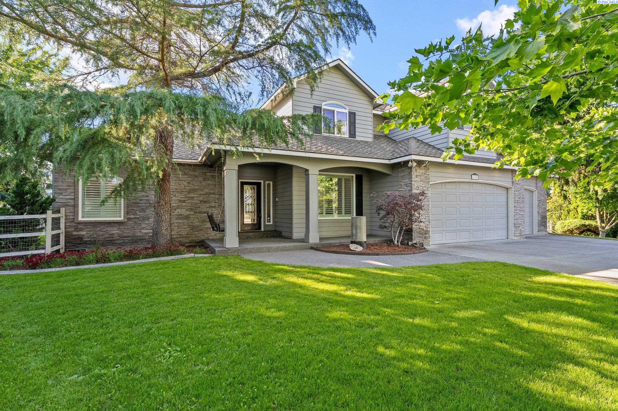 1005 Country Ct