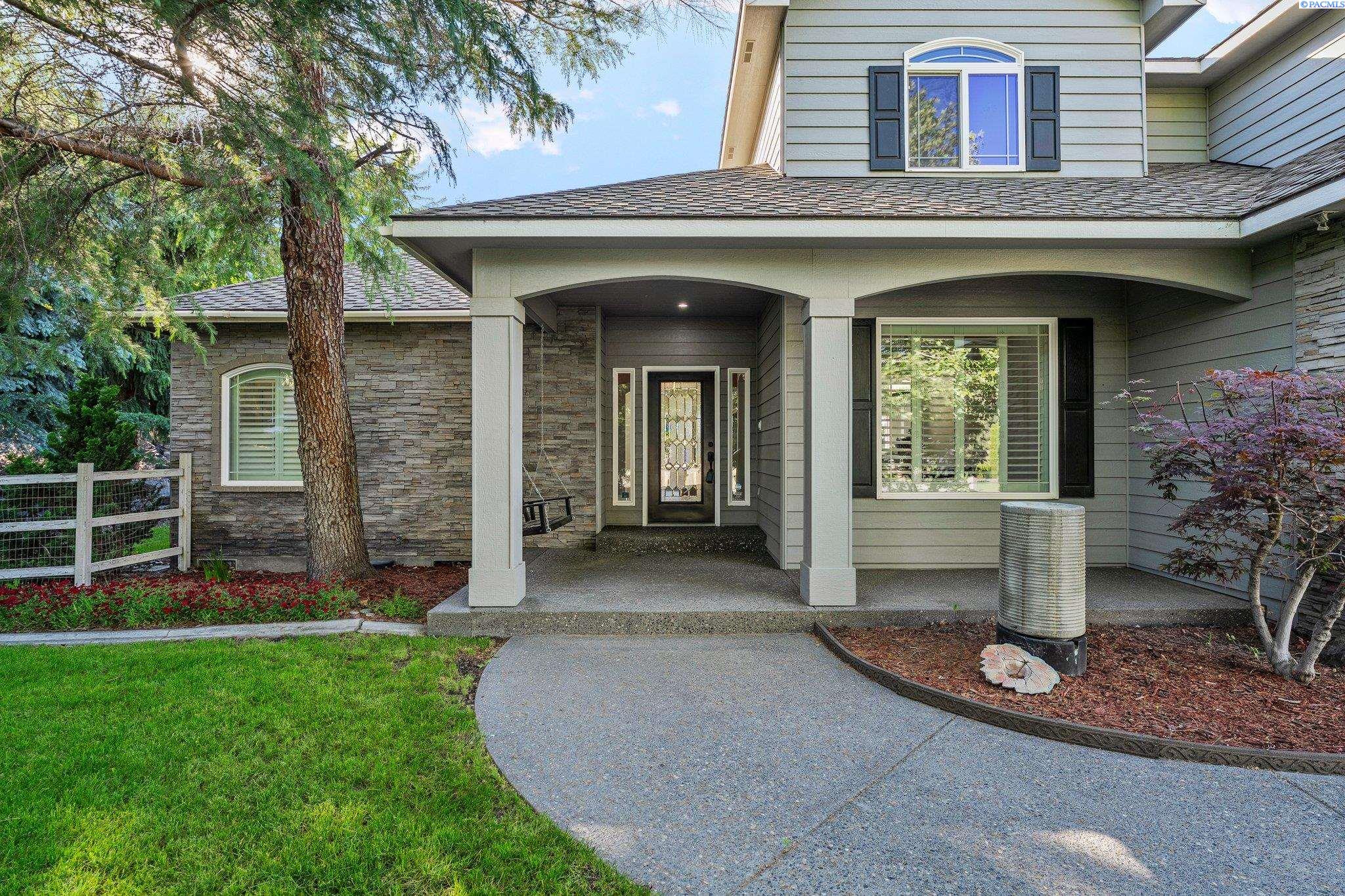 1005 Country Ct