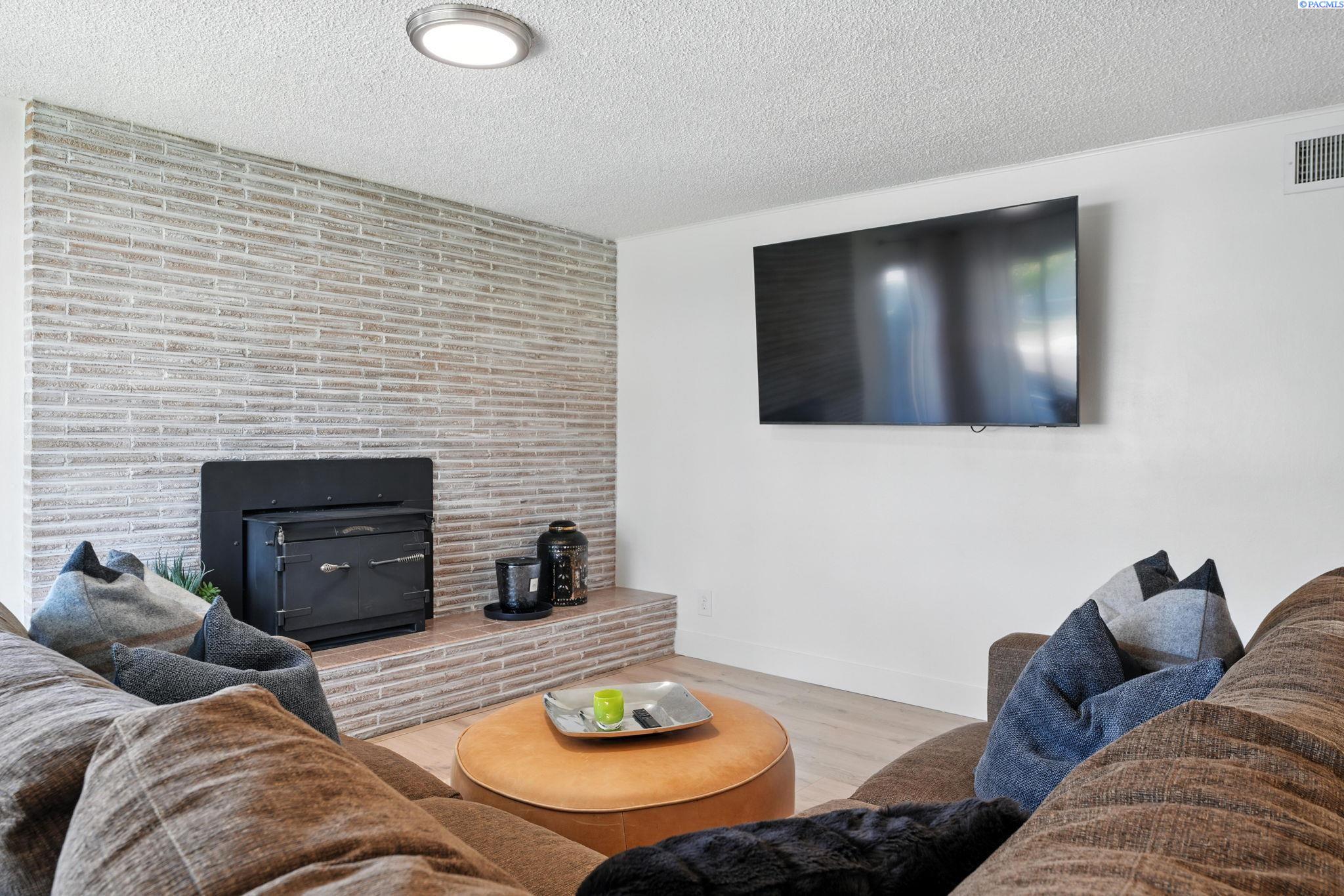 1306 Cedar Ave