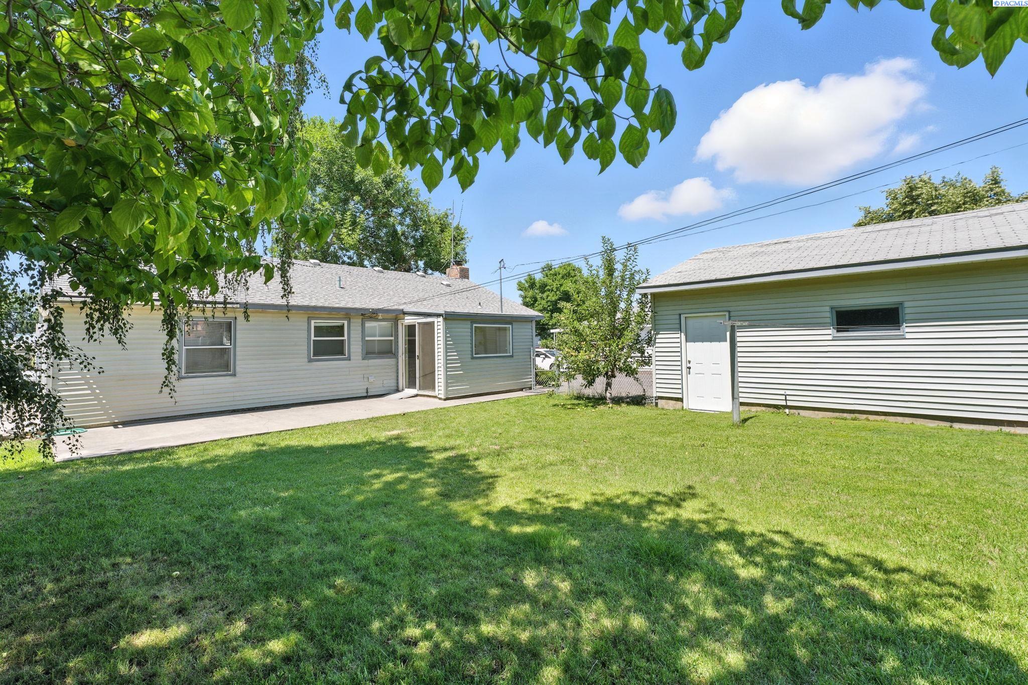 1306 Cedar Ave