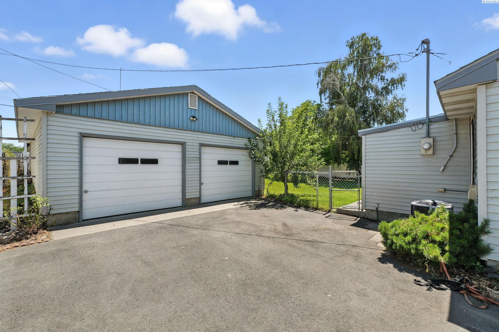 1306 Cedar Ave