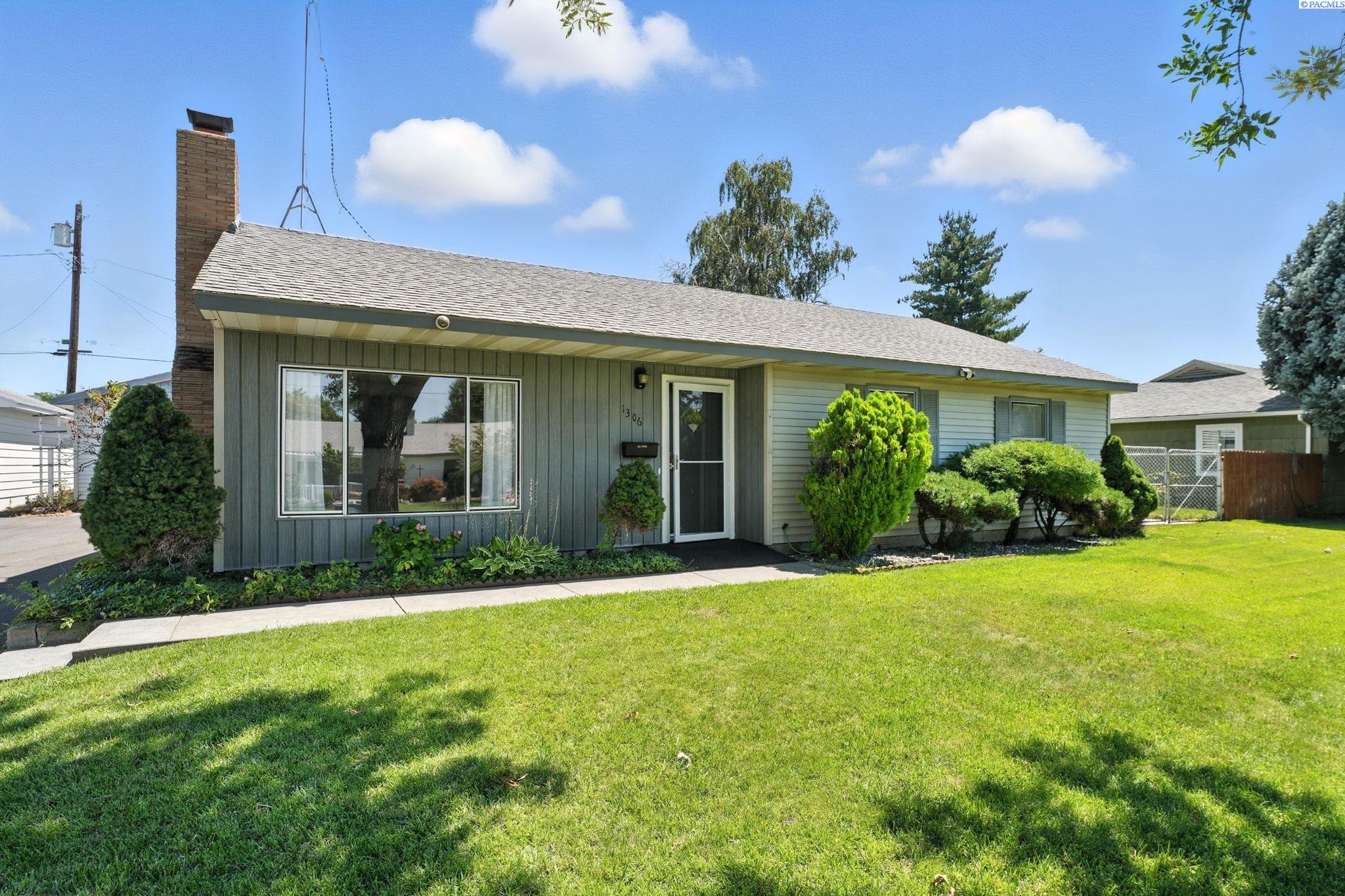 1306 Cedar Ave
