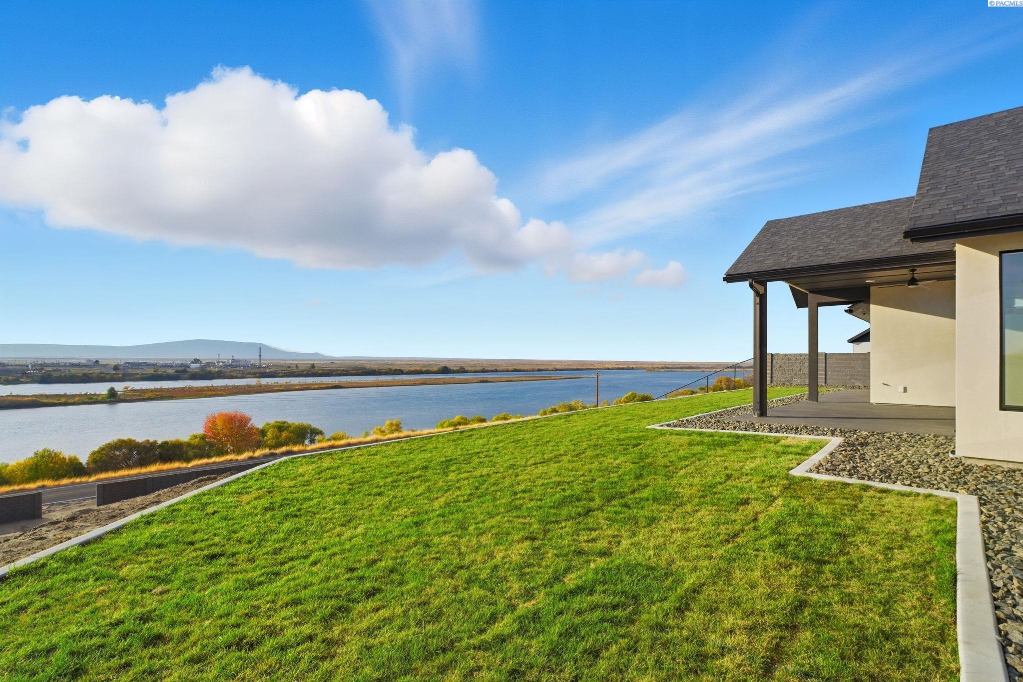 57 Columbia Bluff Ln