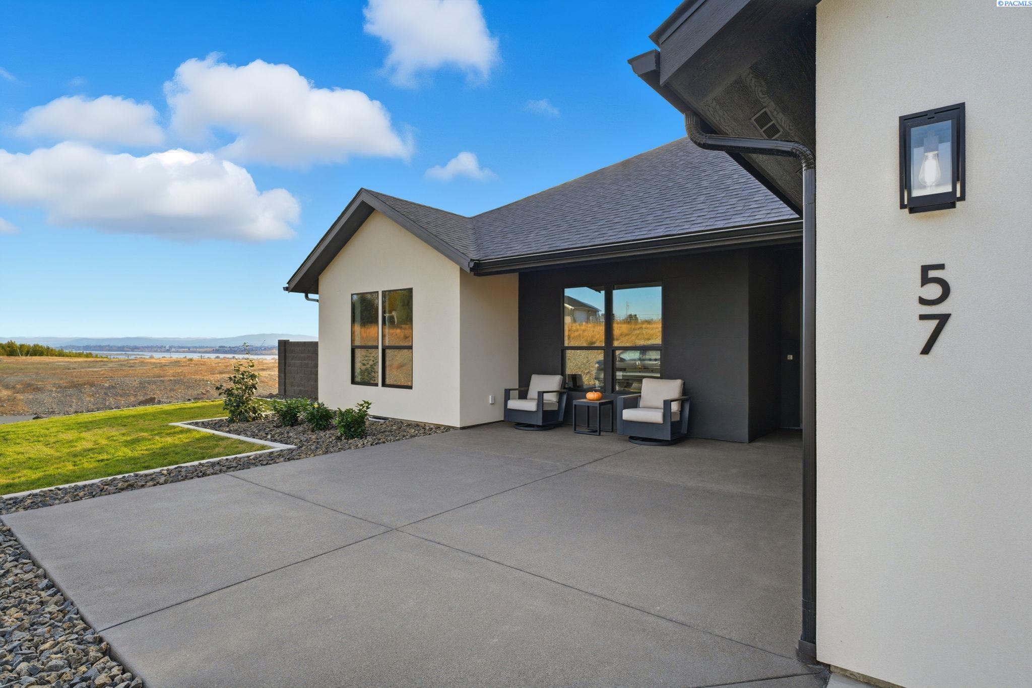 57 Columbia Bluff Ln