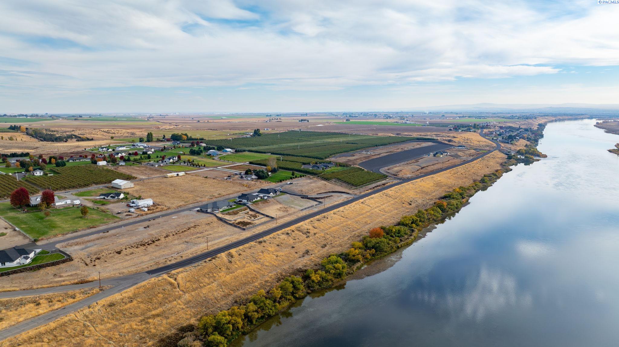 29 Columbia Bluff Ln Unit: Build Your Ultimate Custom Retreat on the River