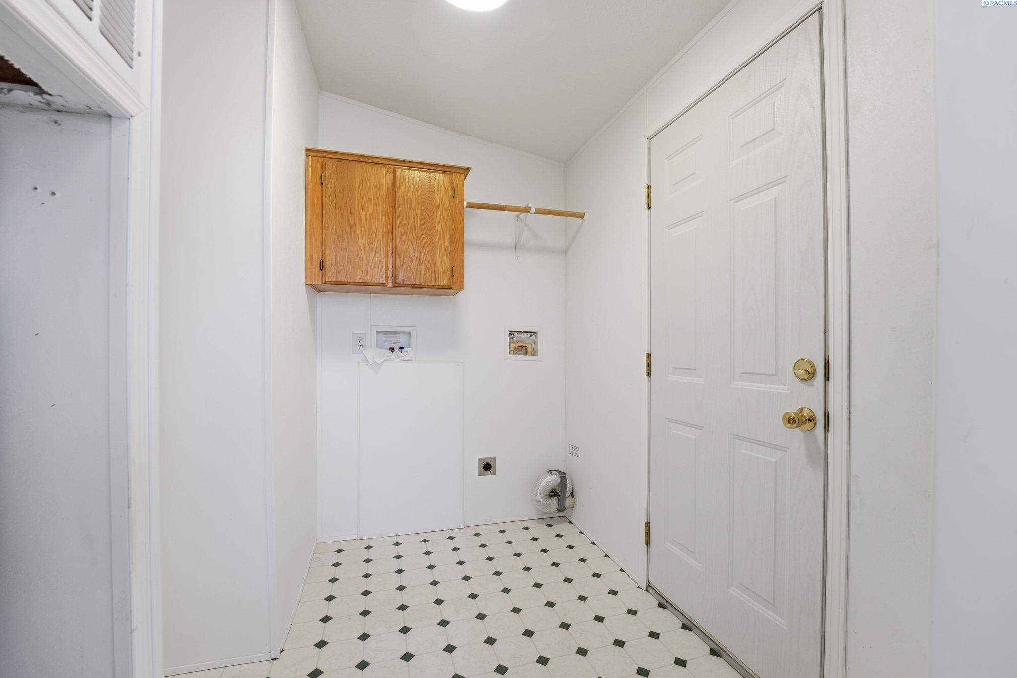 22402 E Apple Drive