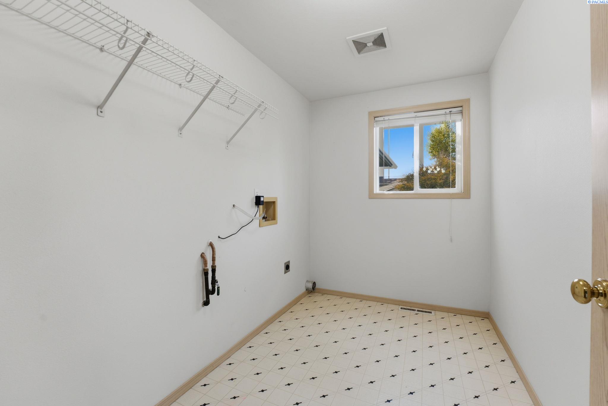 3522 Lexington Street