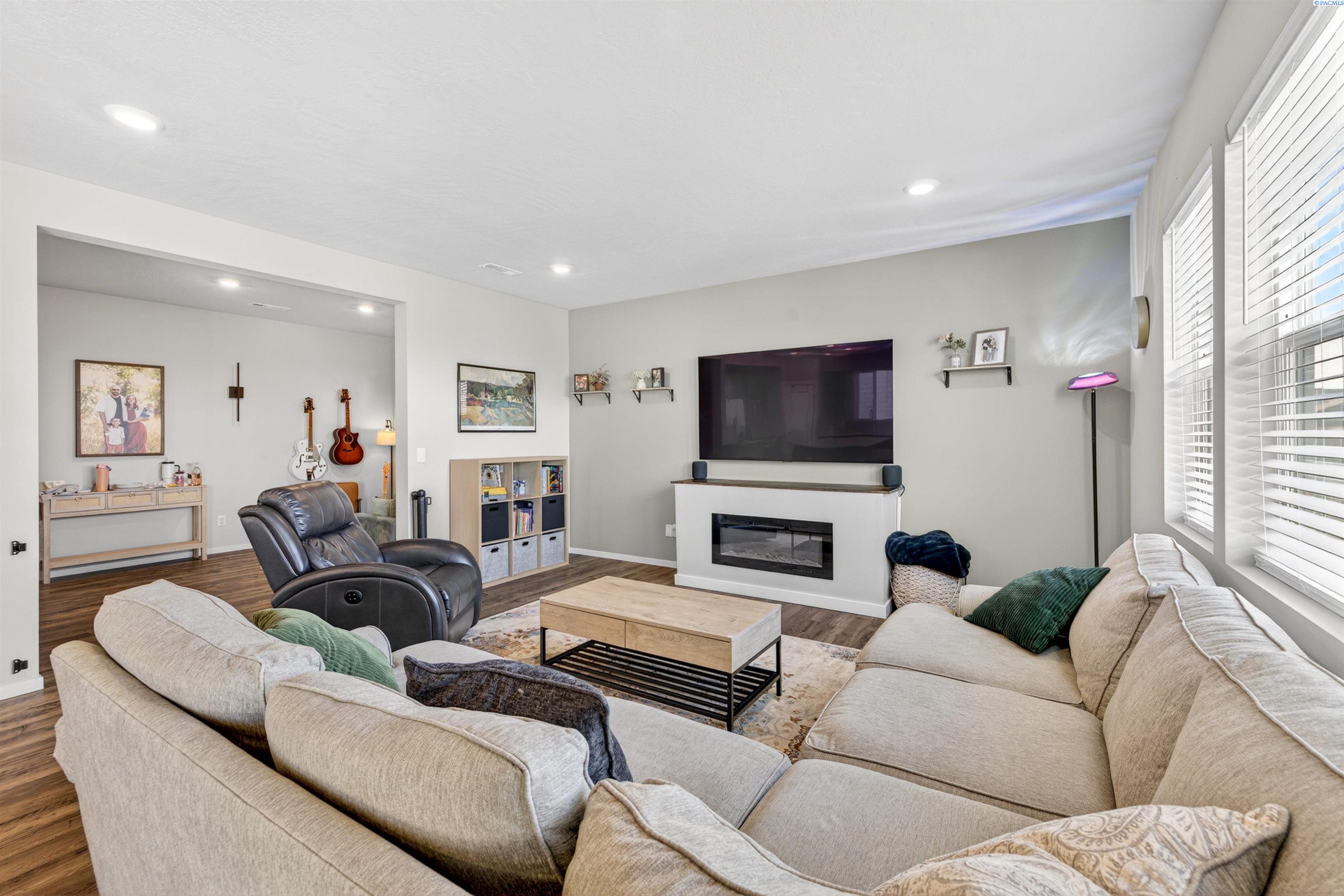 7796 Ranchland Lane