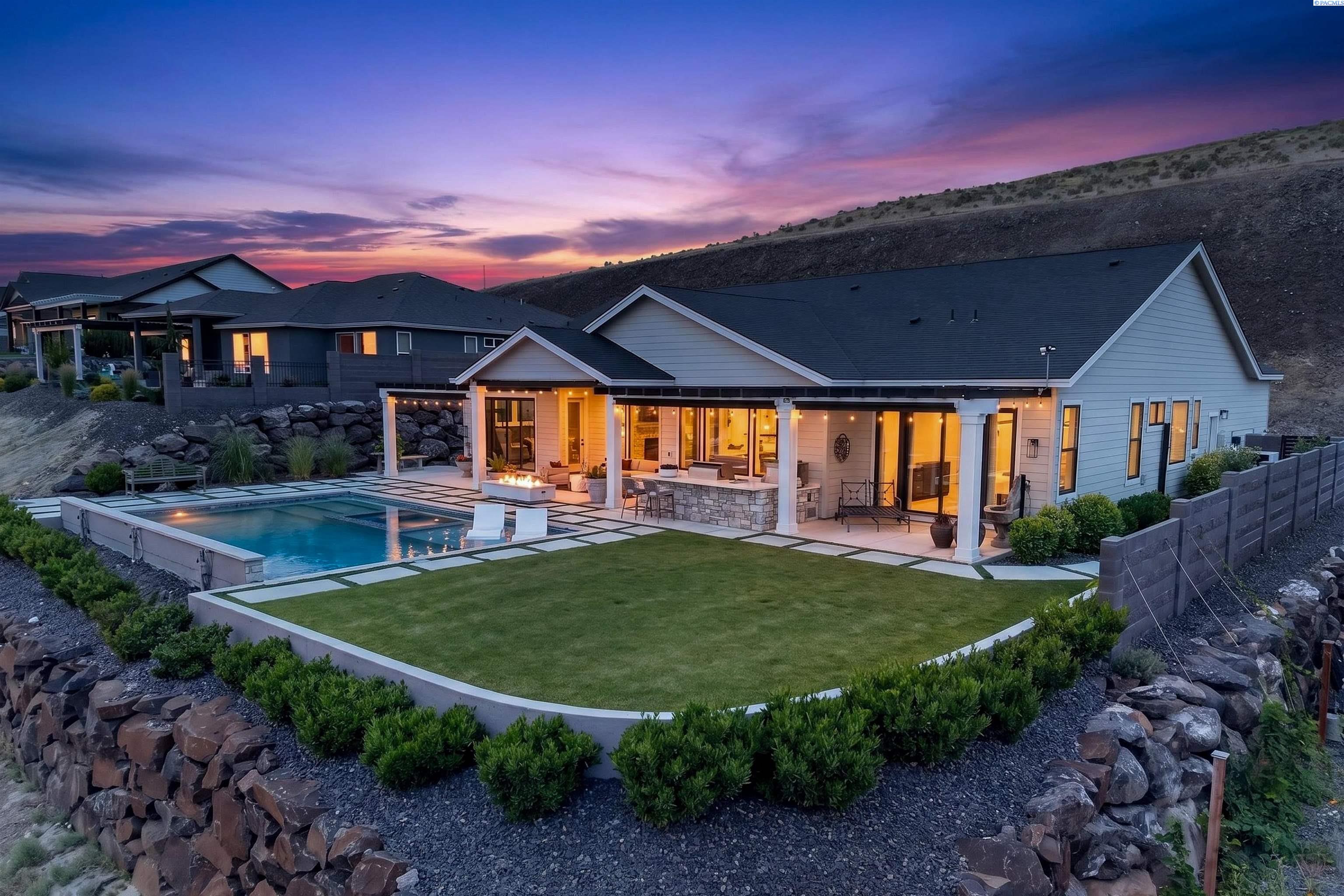 2343 Skyview Loop
