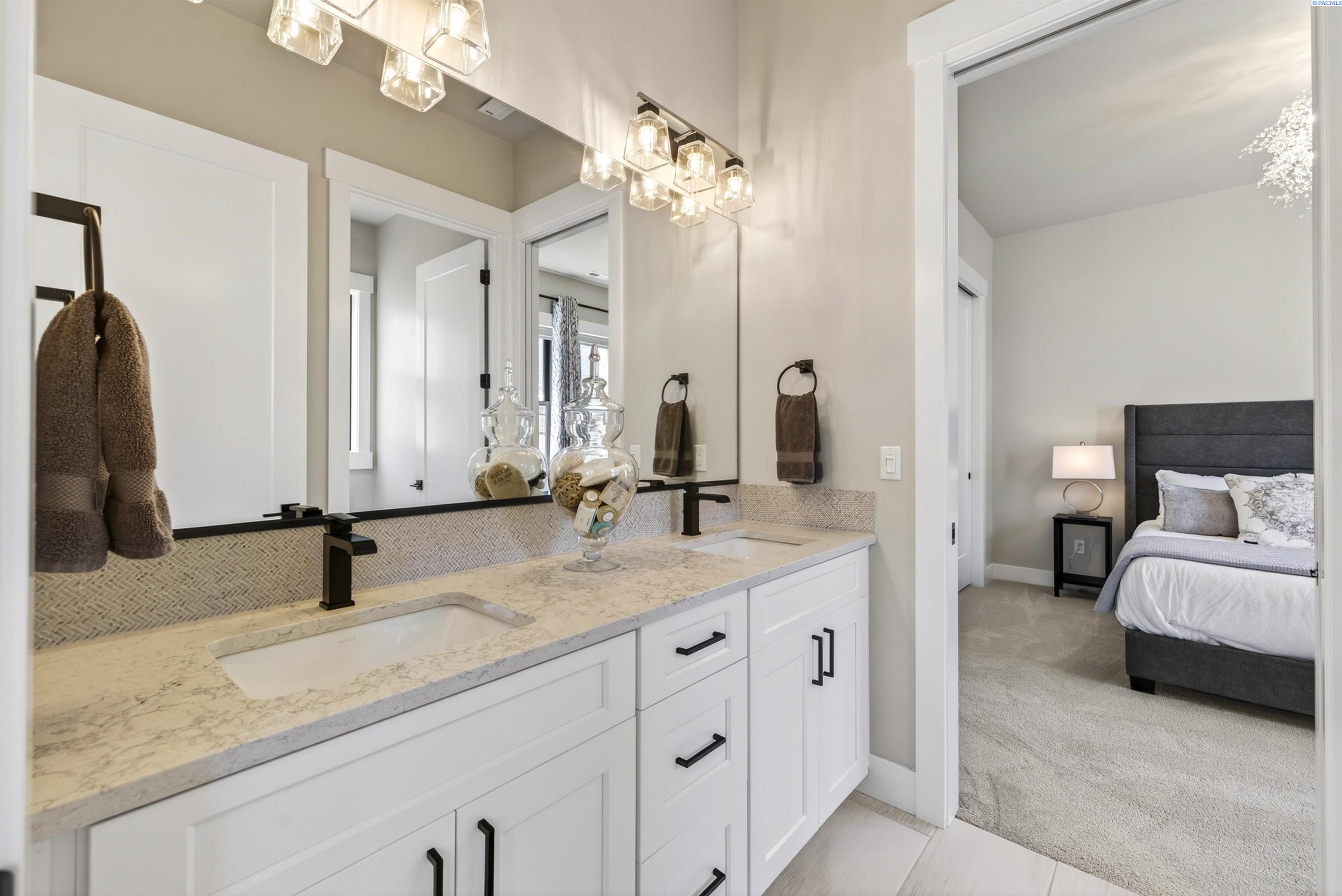 2343 Skyview Loop