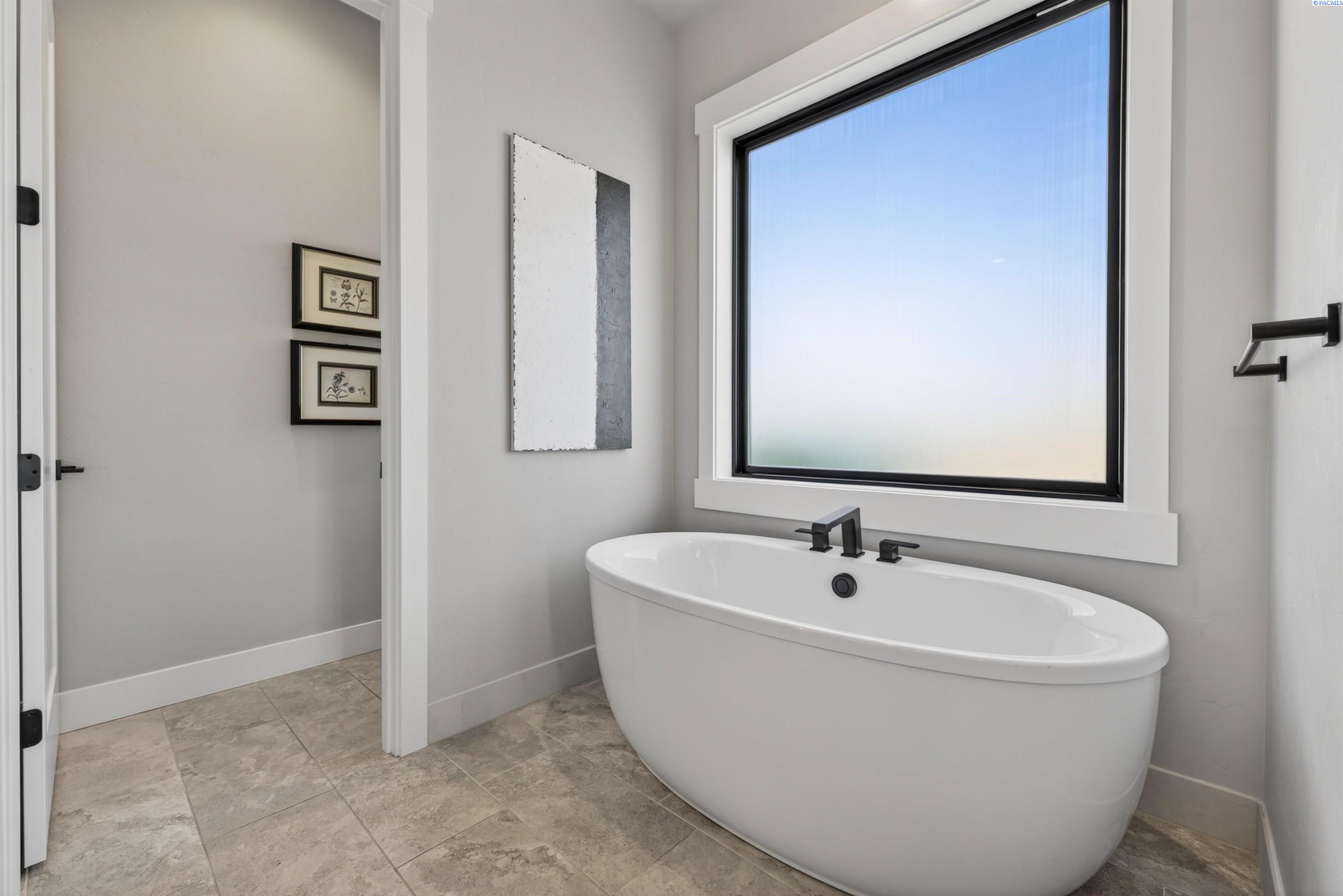 2343 Skyview Loop
