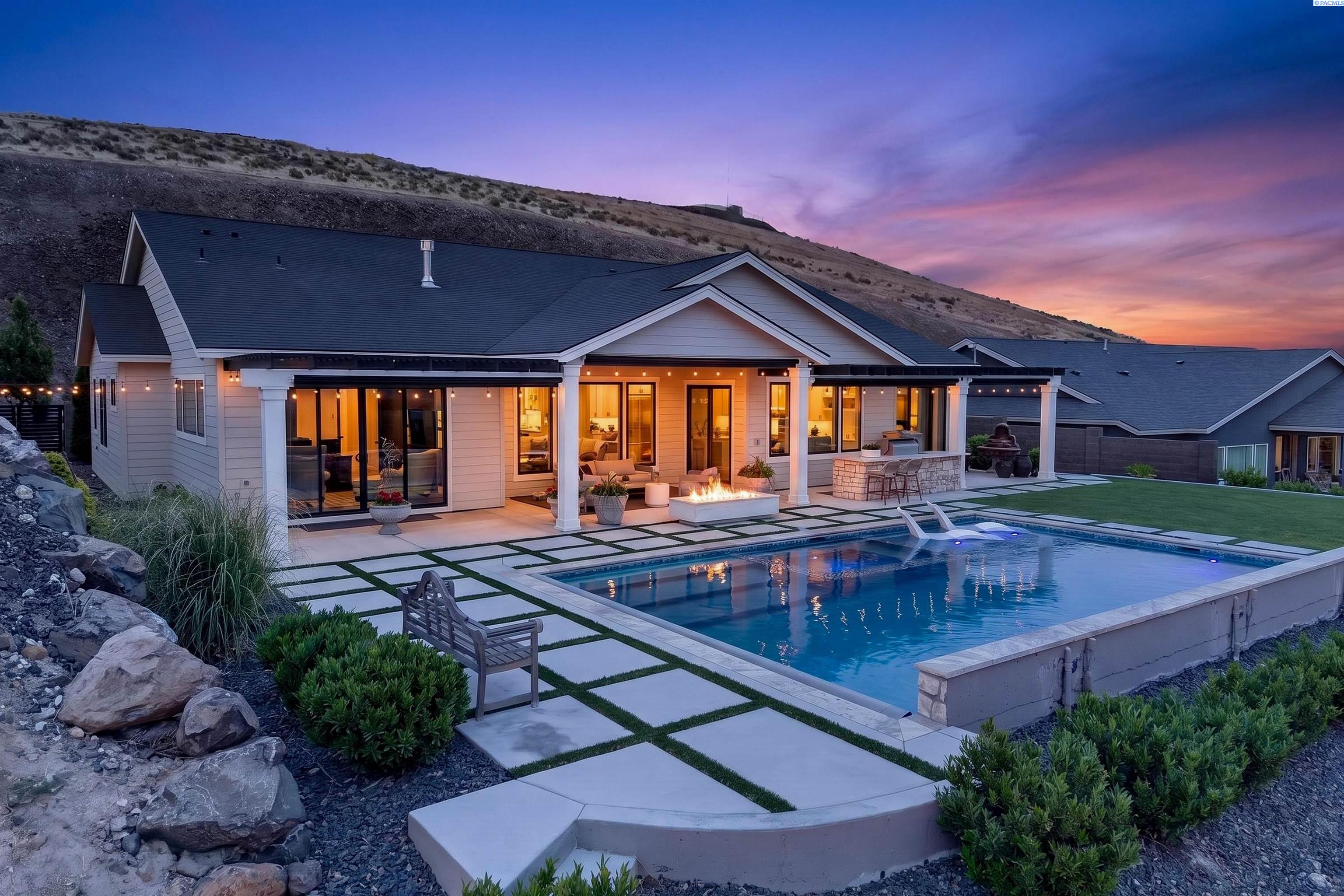 2343 Skyview Loop