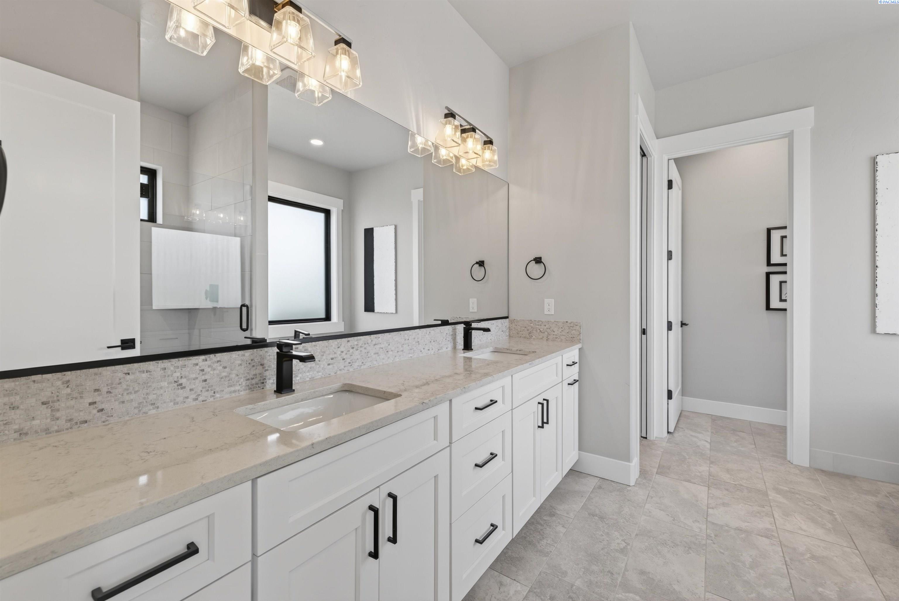 2343 Skyview Loop