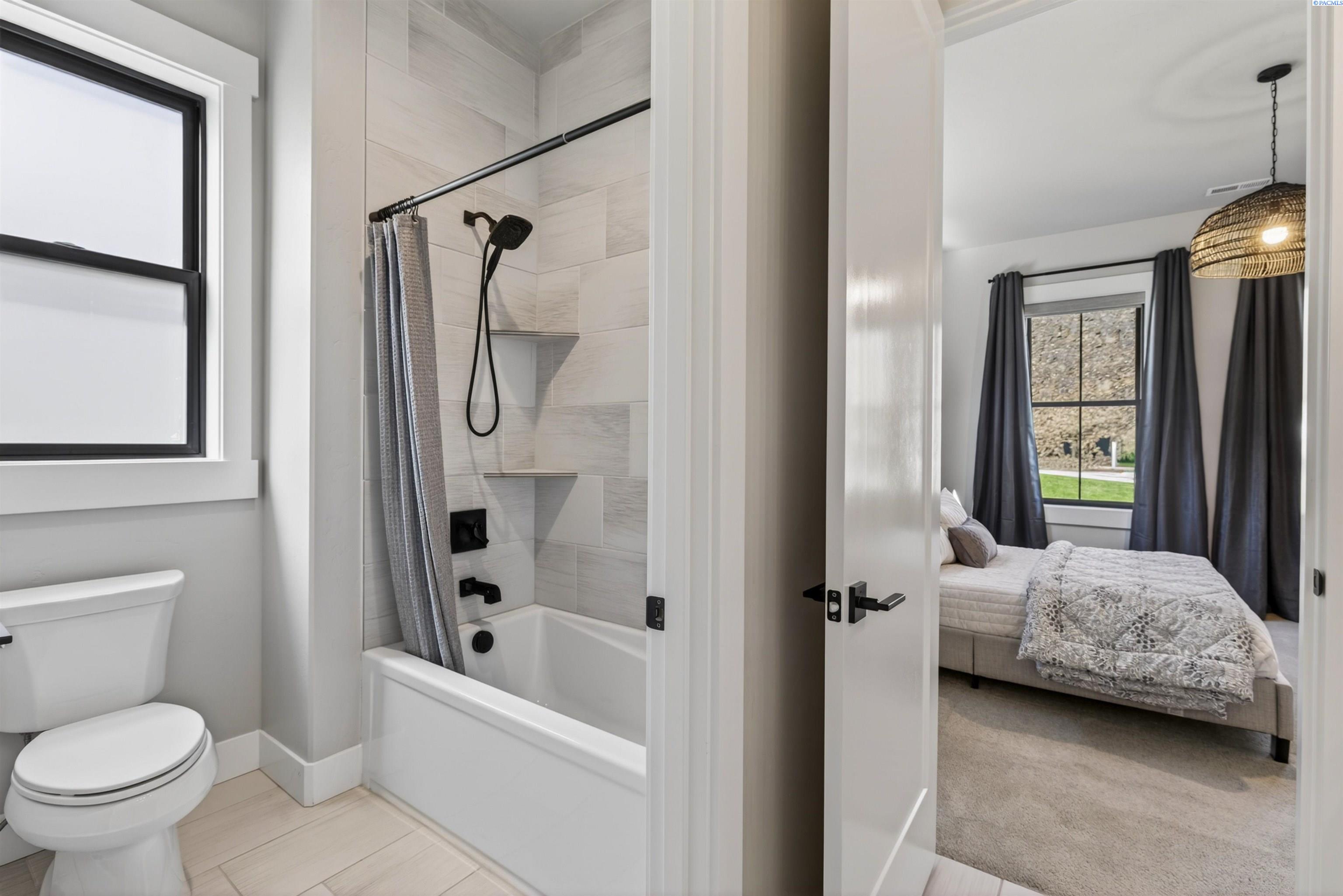 2343 Skyview Loop