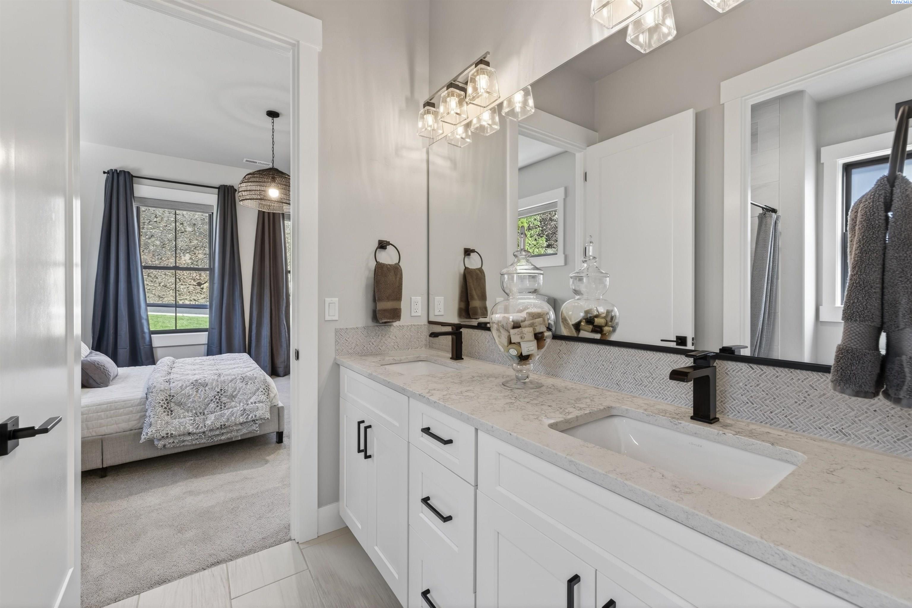 2343 Skyview Loop
