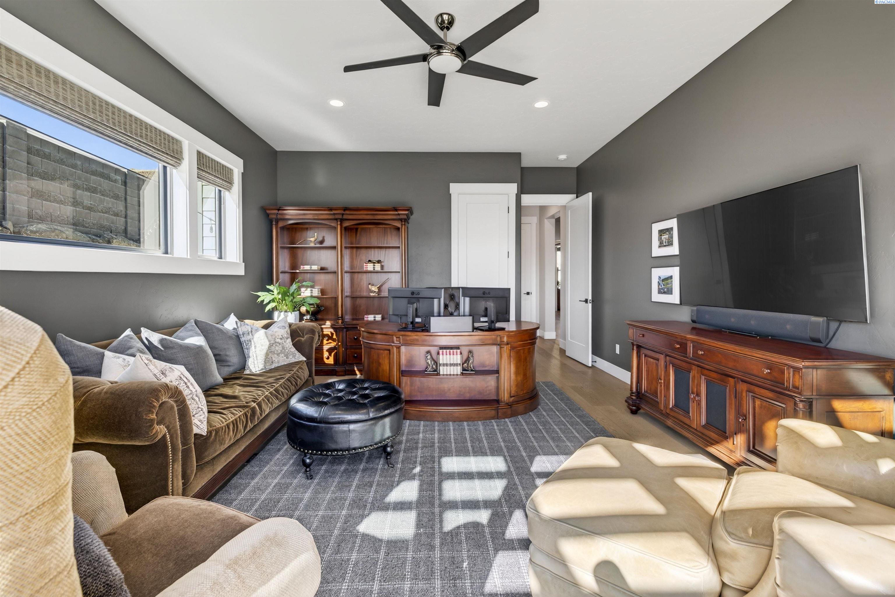 2343 Skyview Loop