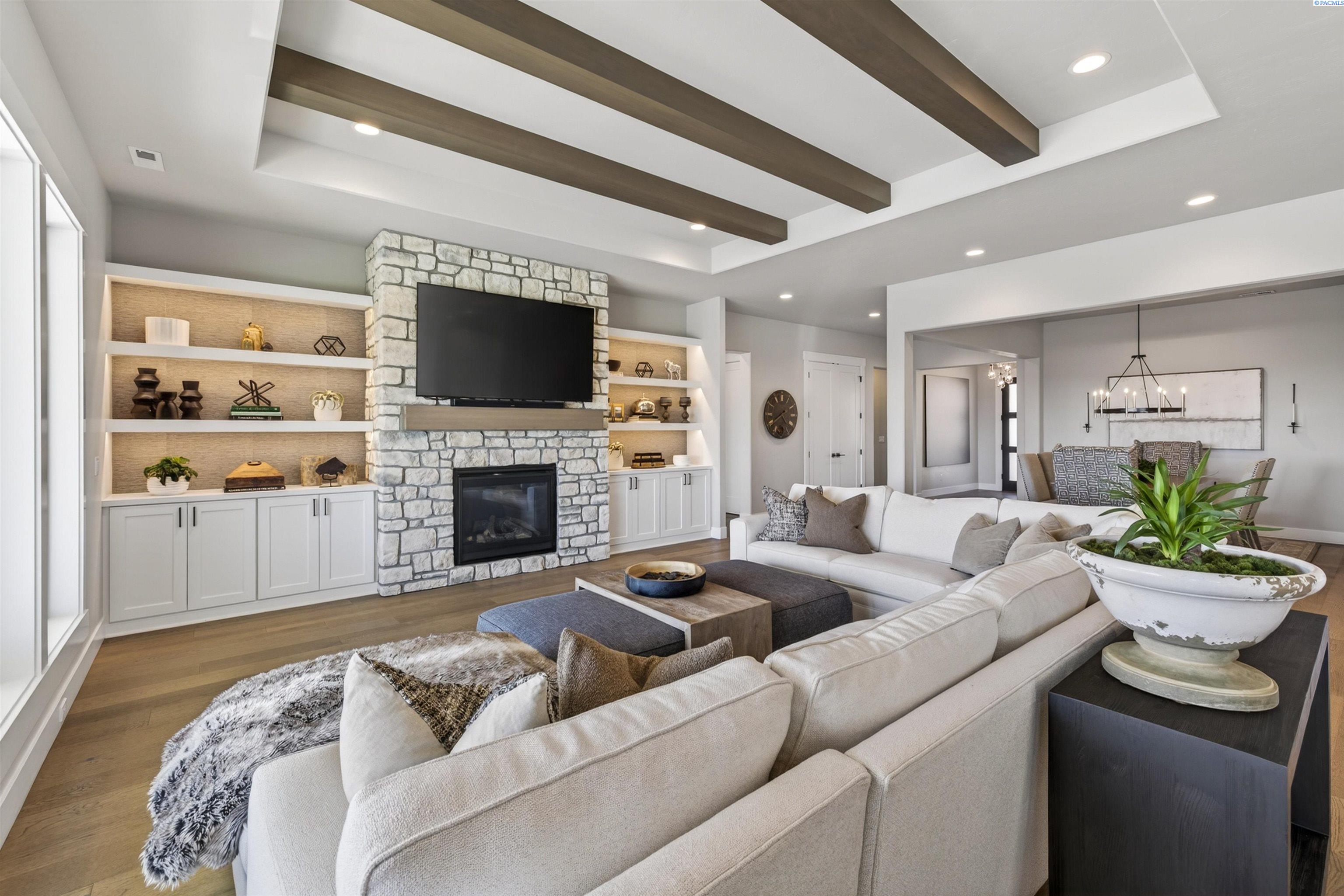 2343 Skyview Loop
