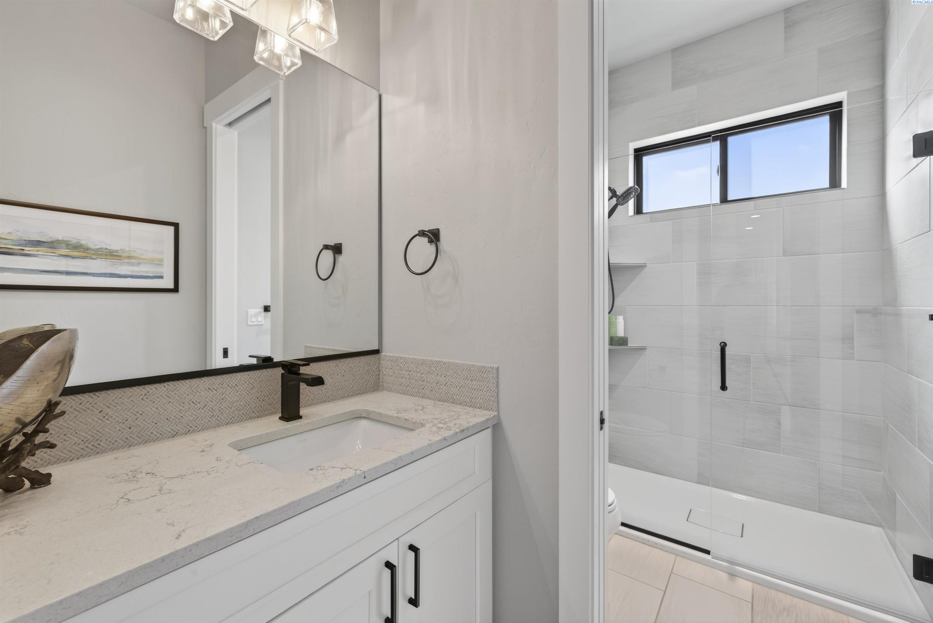 2343 Skyview Loop