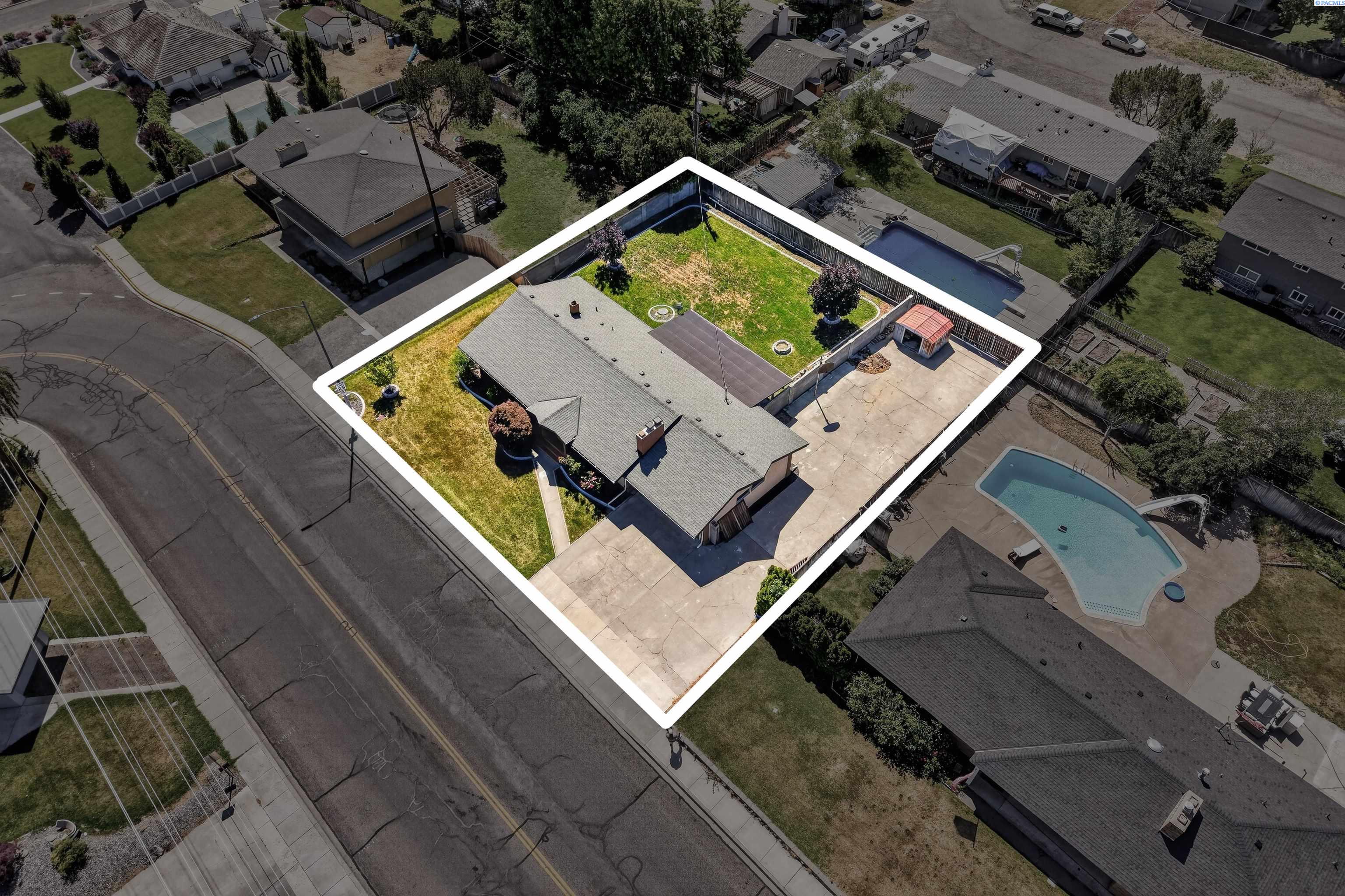 411 W 27th Ave
