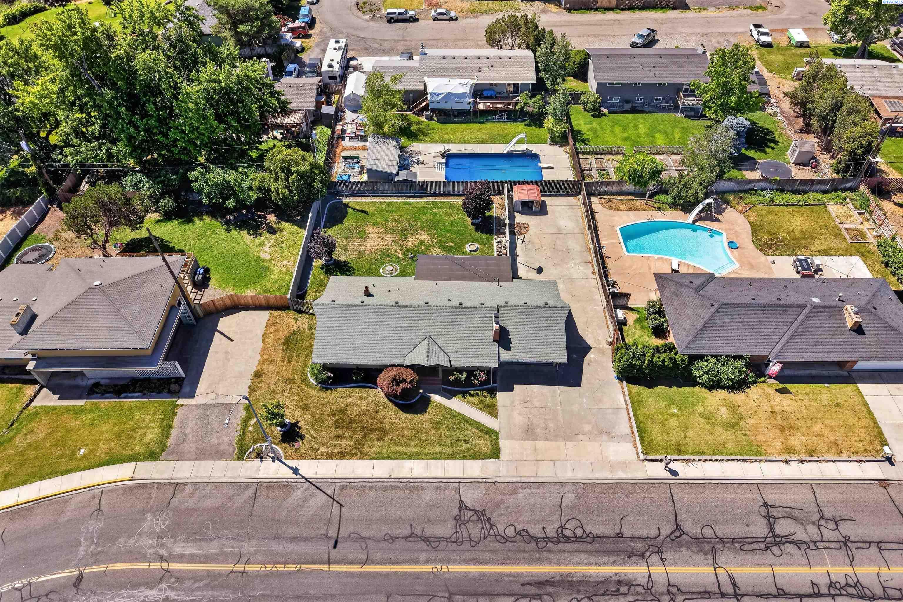 411 W 27th Ave