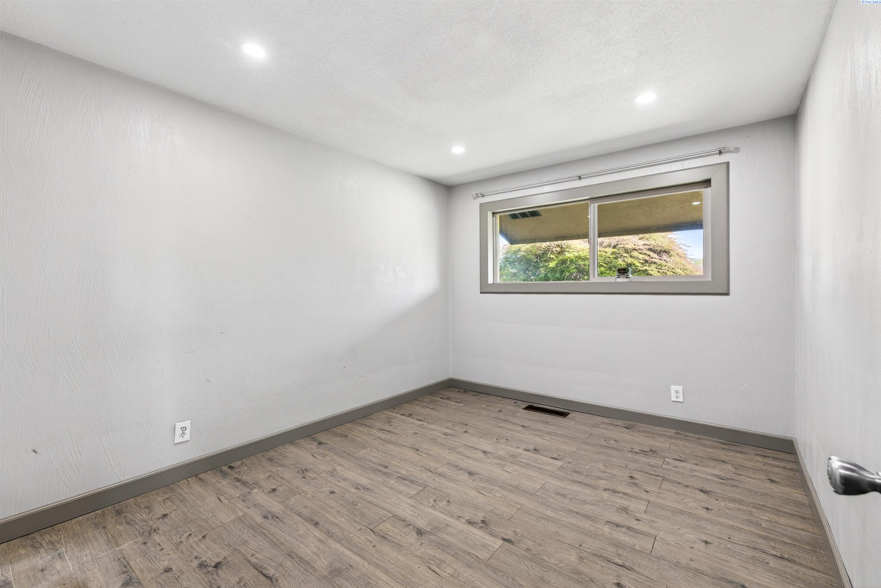 411 W 27th Ave