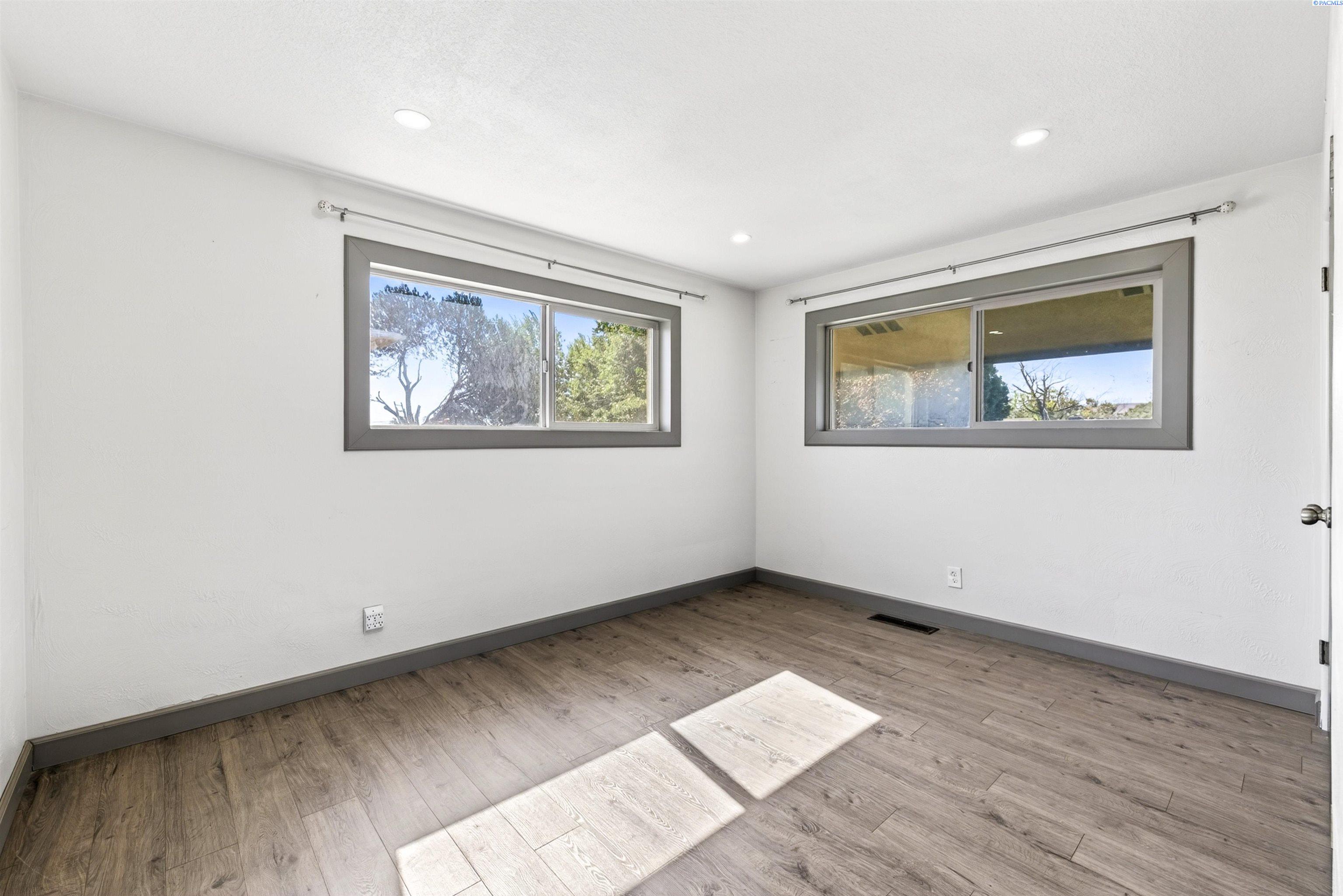 411 W 27th Ave