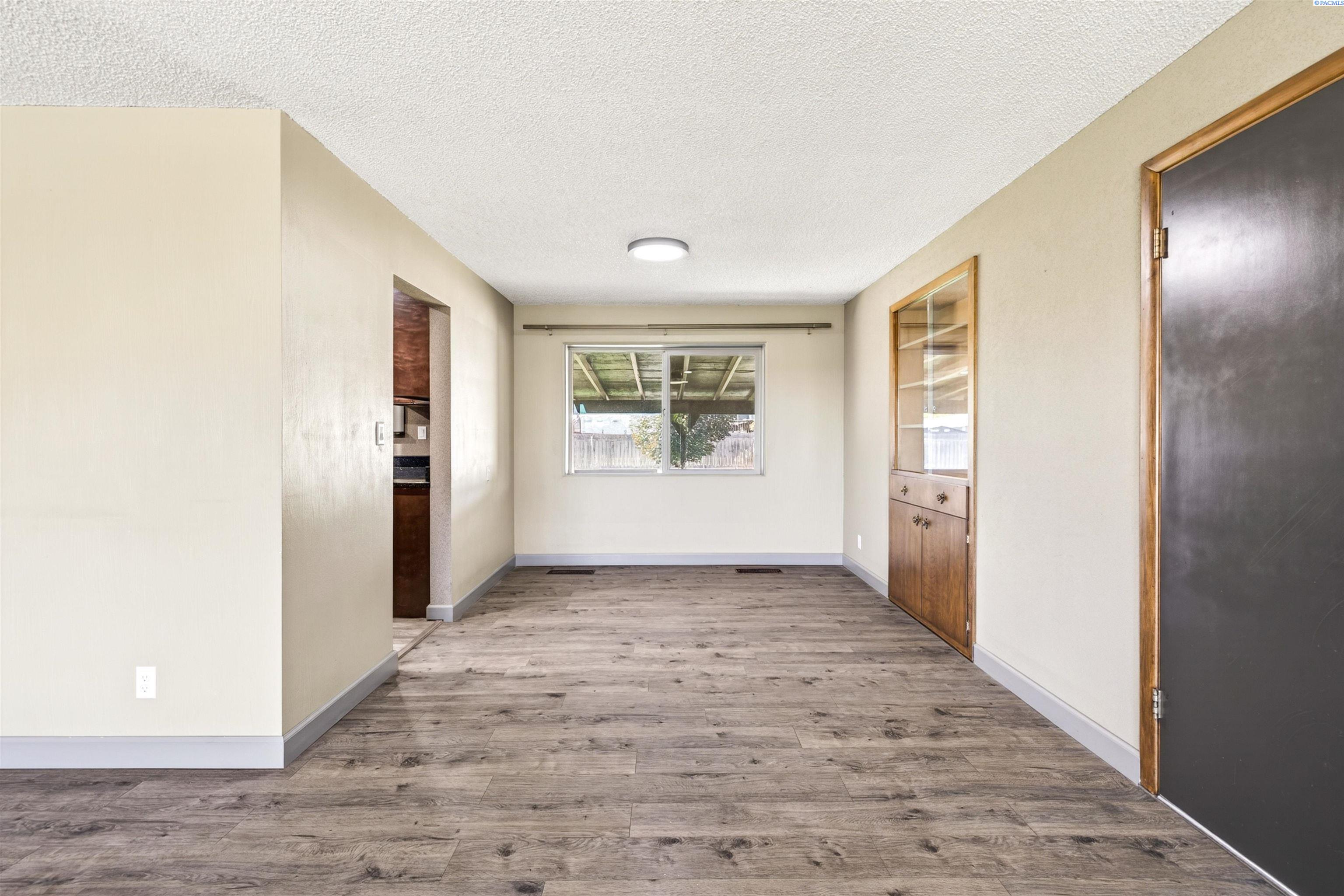 411 W 27th Ave