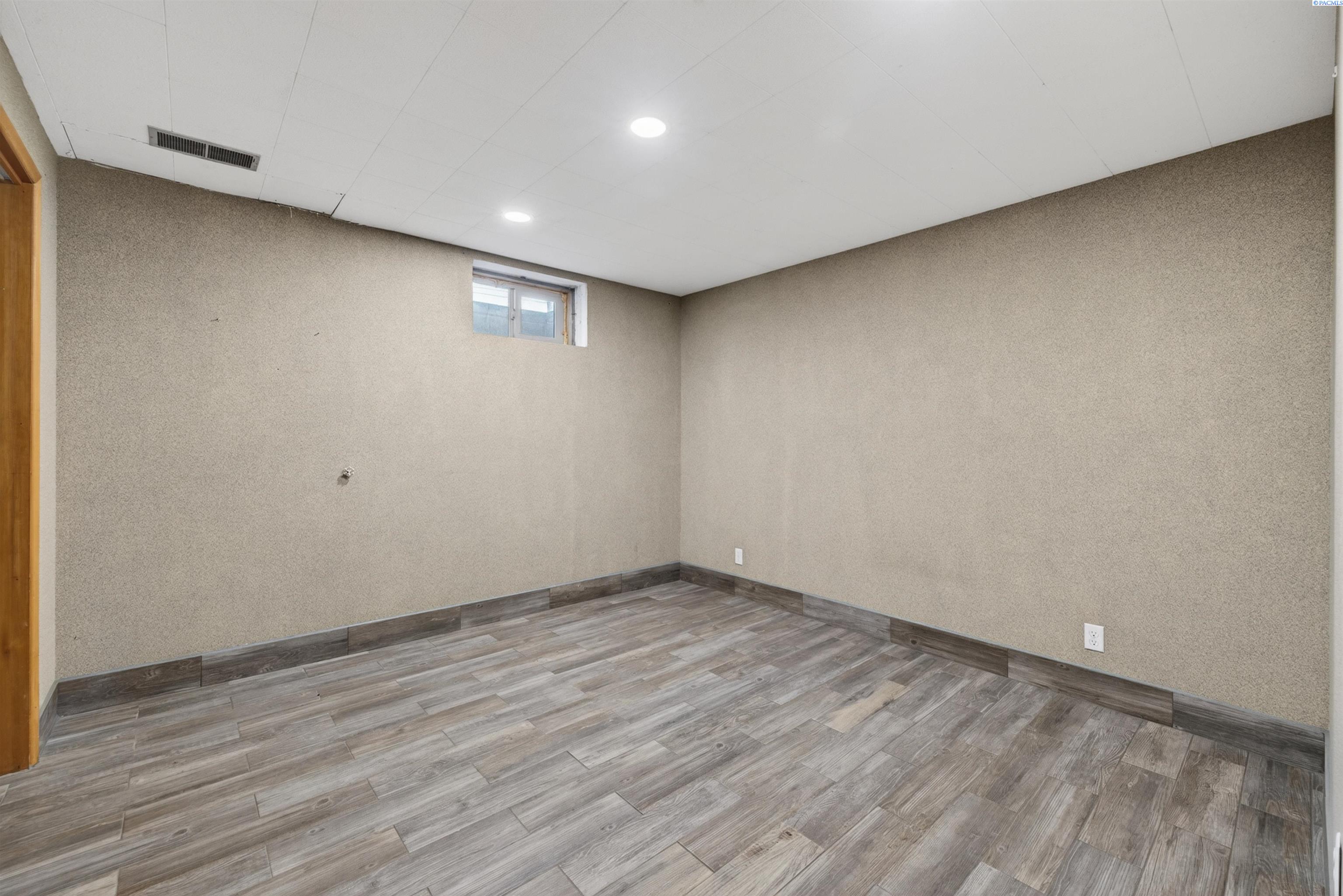 411 W 27th Ave