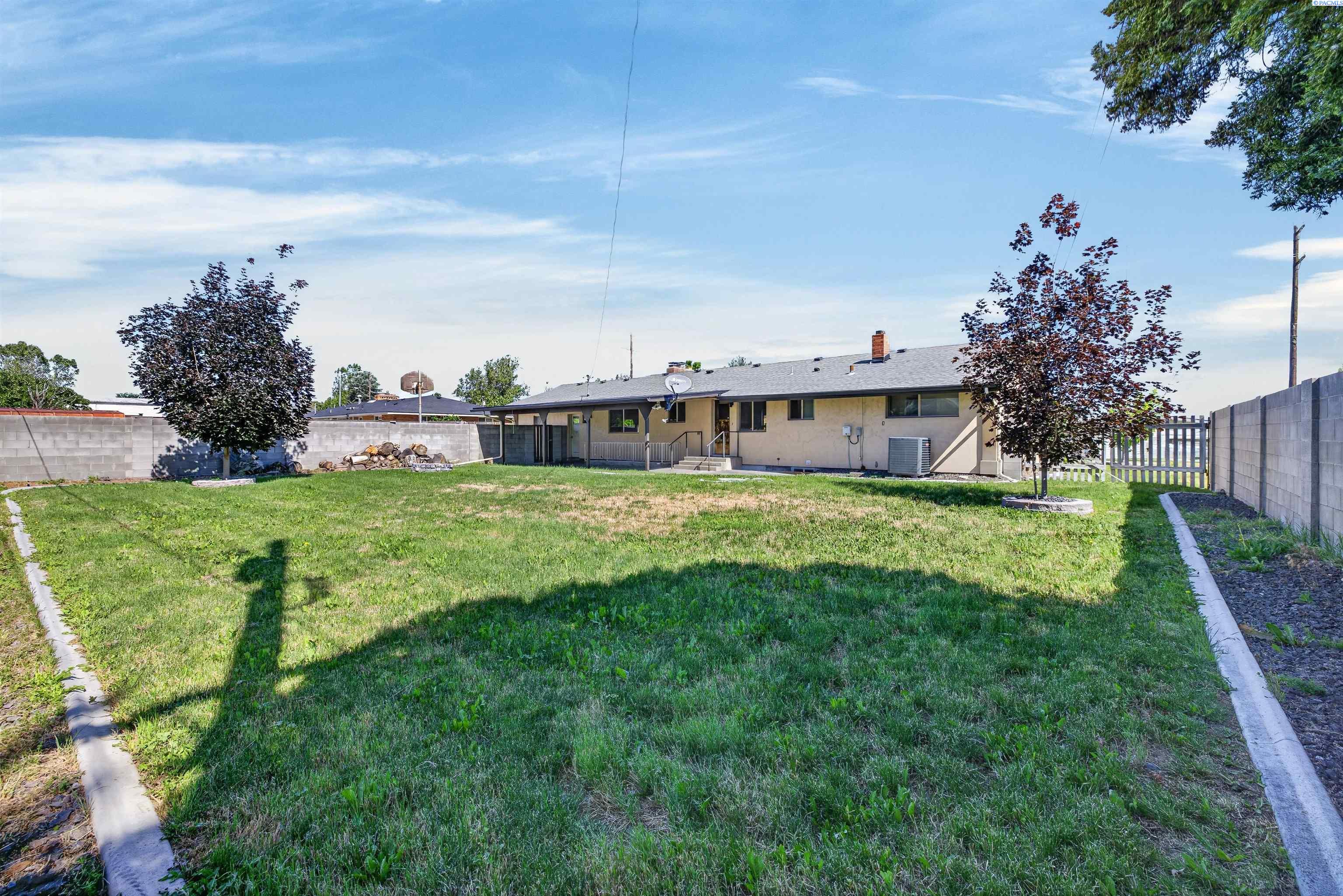 411 W 27th Ave