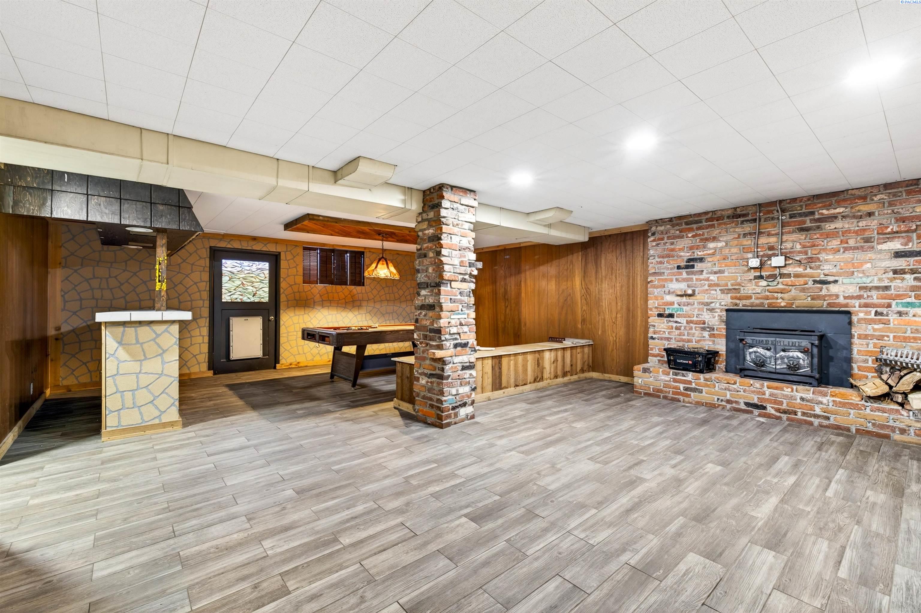 411 W 27th Ave