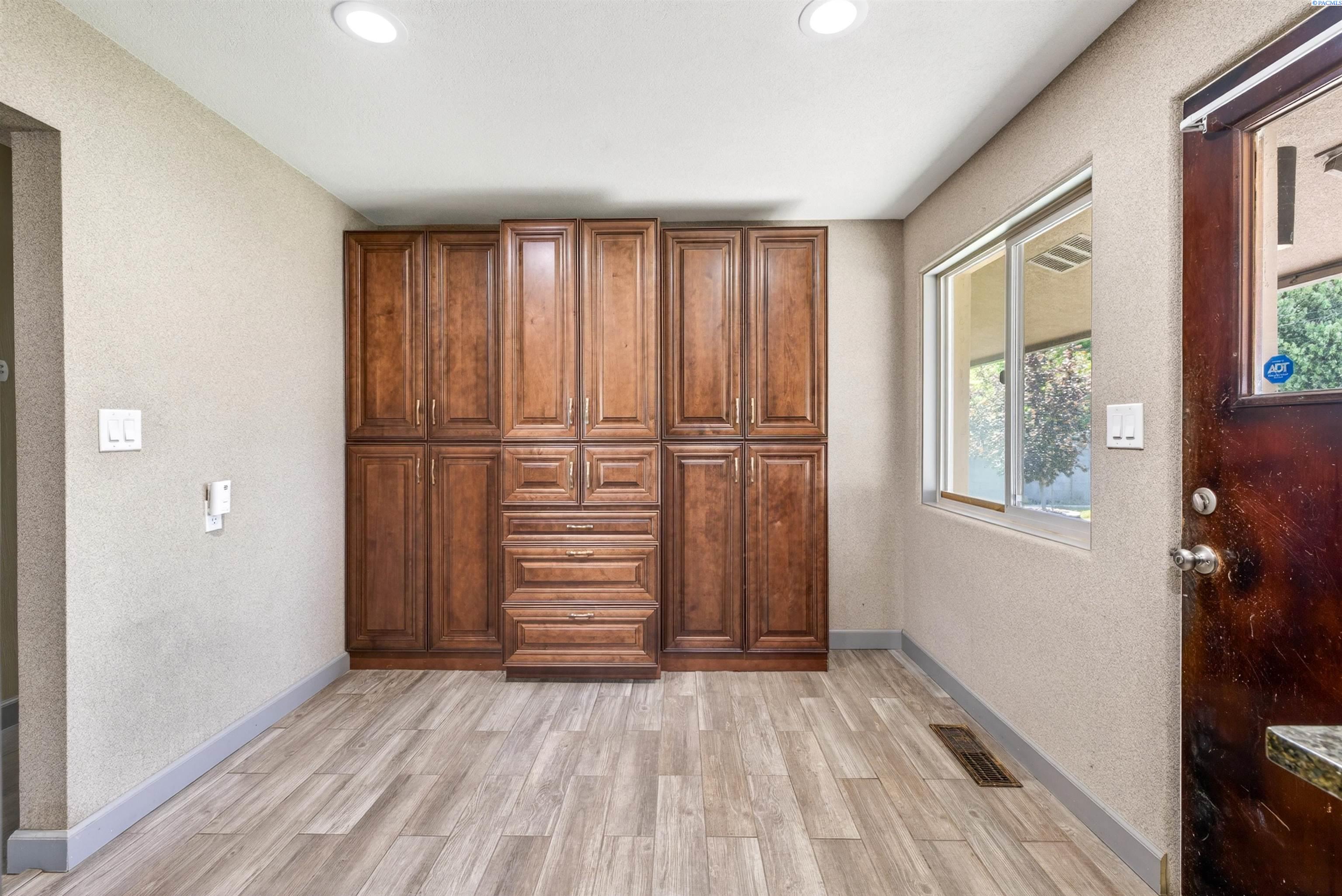 411 W 27th Ave