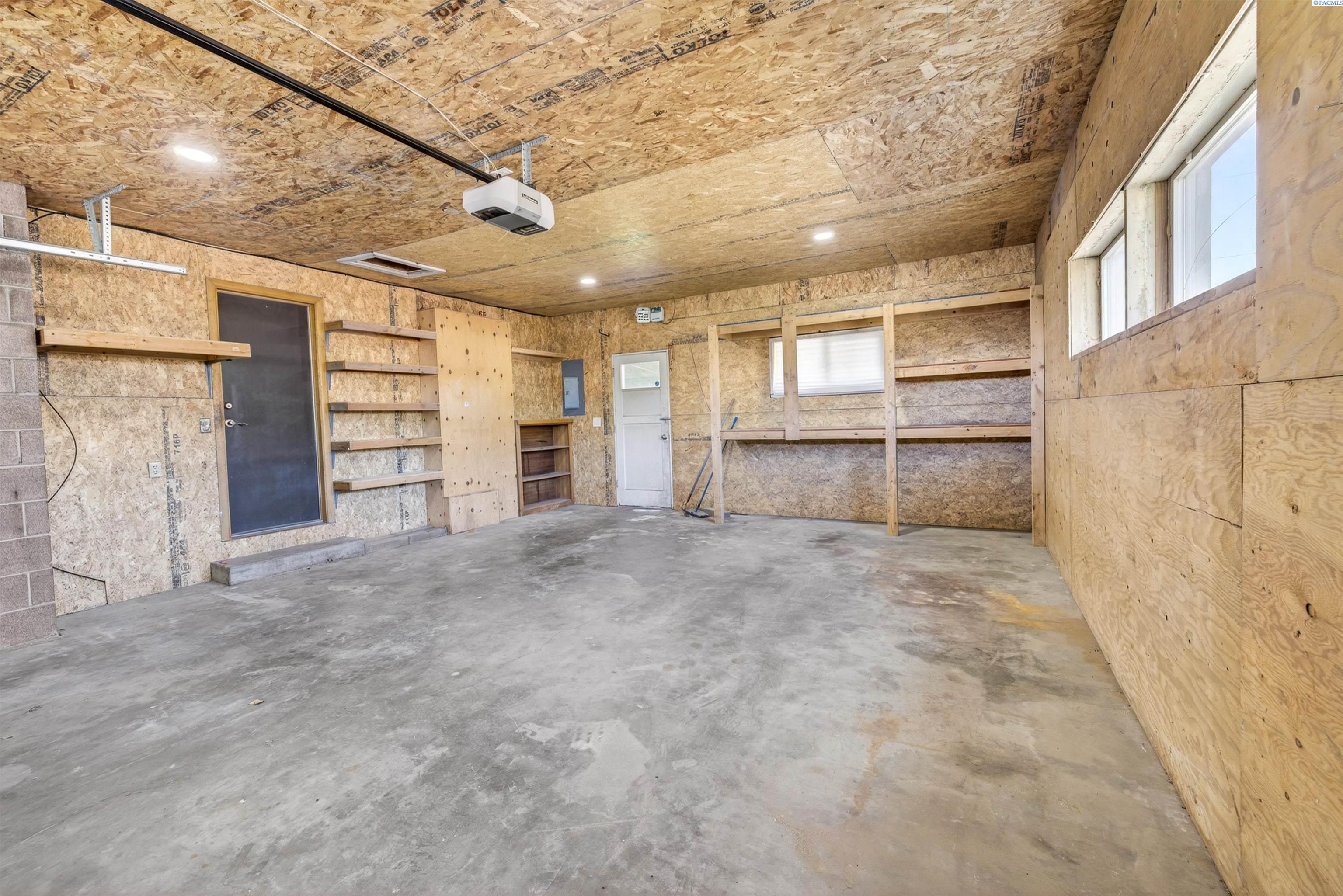 411 W 27th Ave