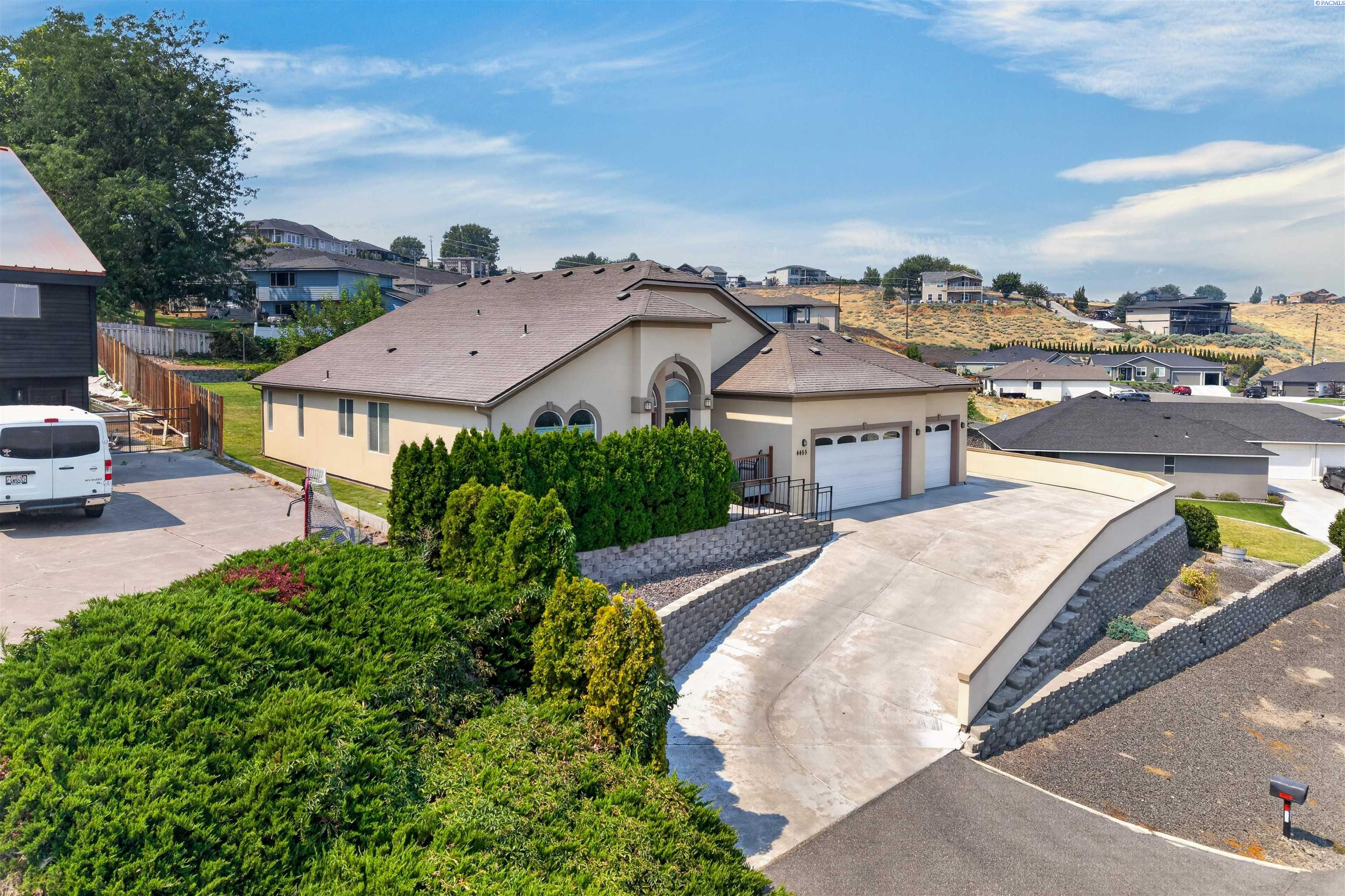 4455 King Drive