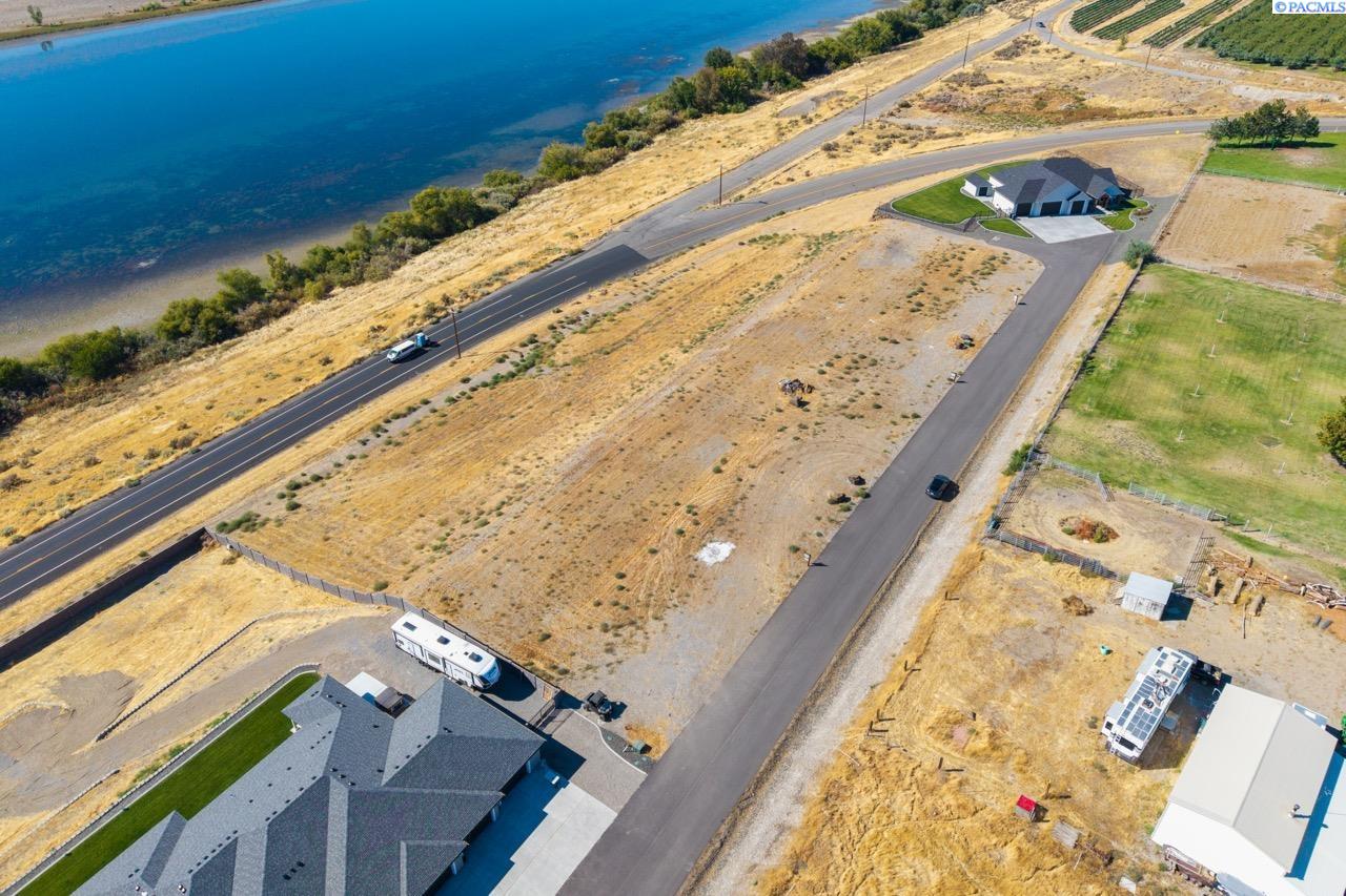 197 Columbia Bluff Lane Unit: Lot 2