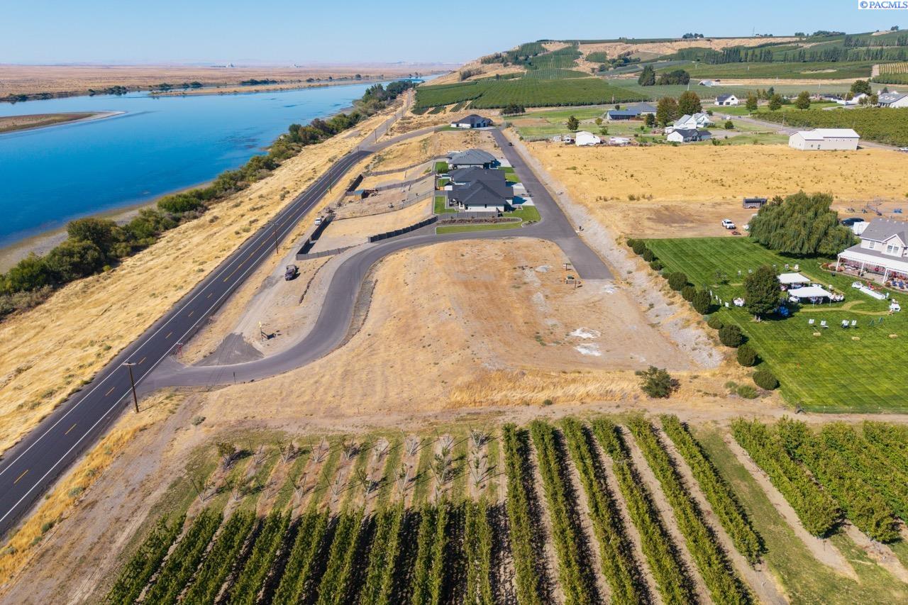 1 Columbia Bluff Lane Unit: Lot 9