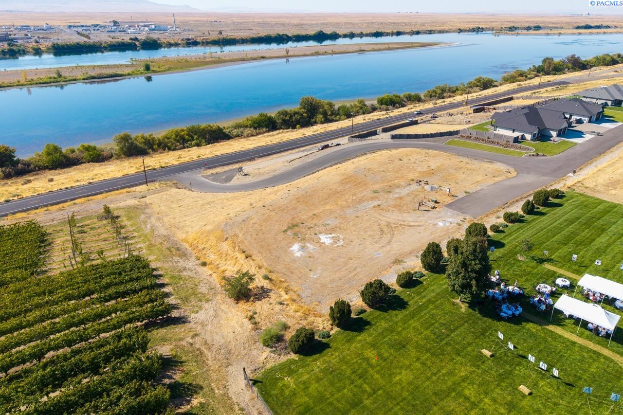 1 Columbia Bluff Lane Unit: Lot 9
