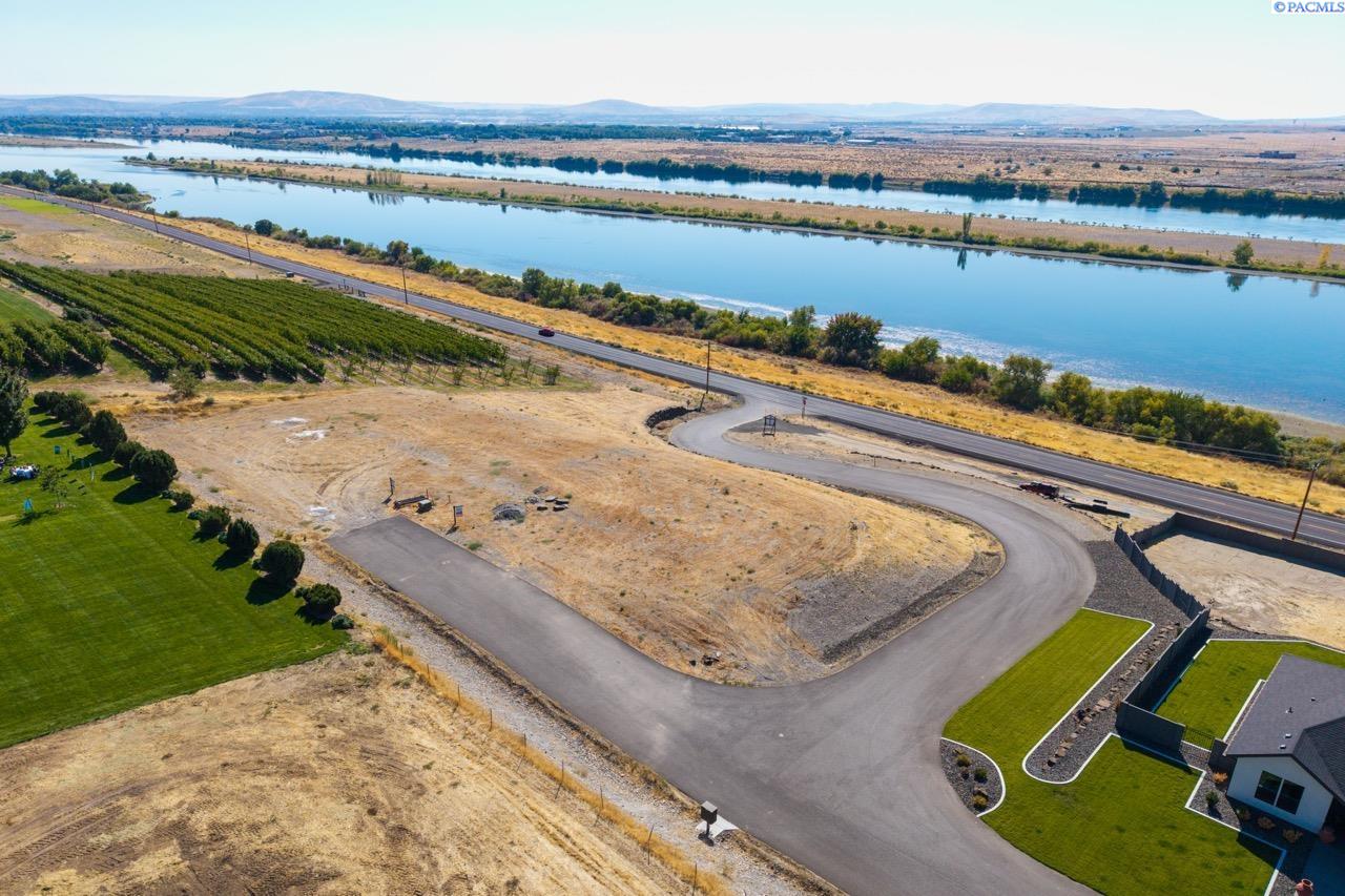 1 Columbia Bluff Lane Unit: Lot 9