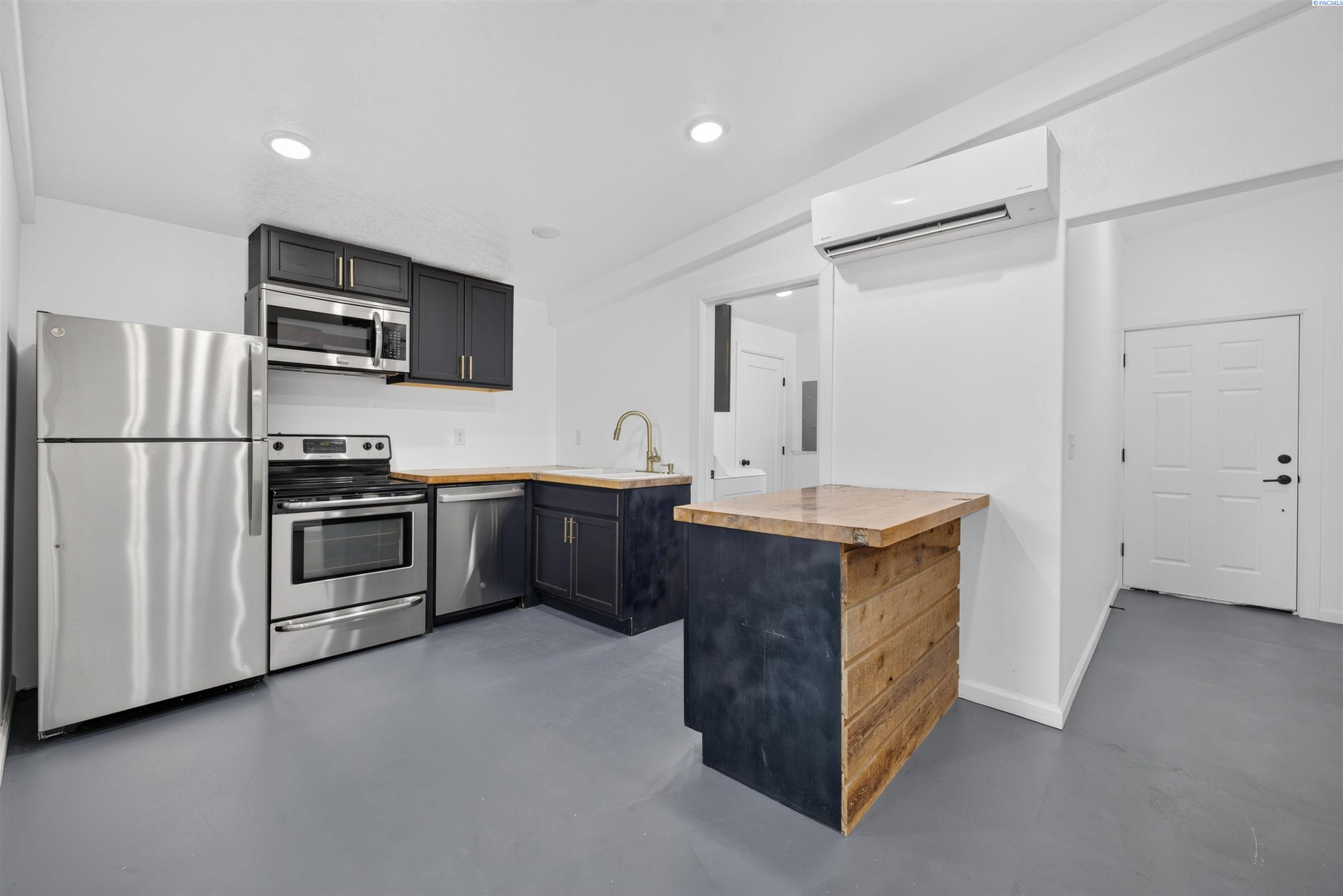 2467 Hanson Loop