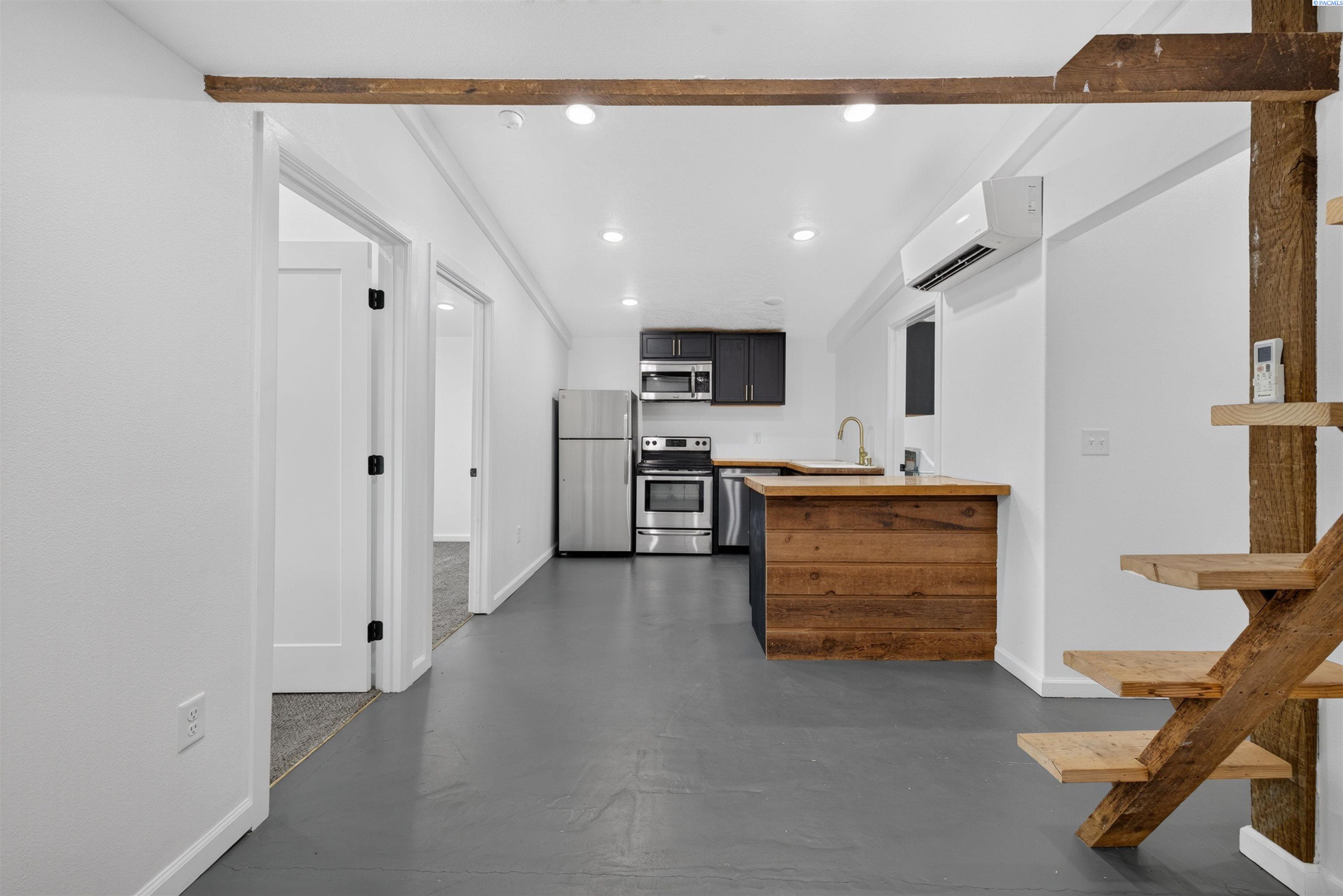 2467 Hanson Loop