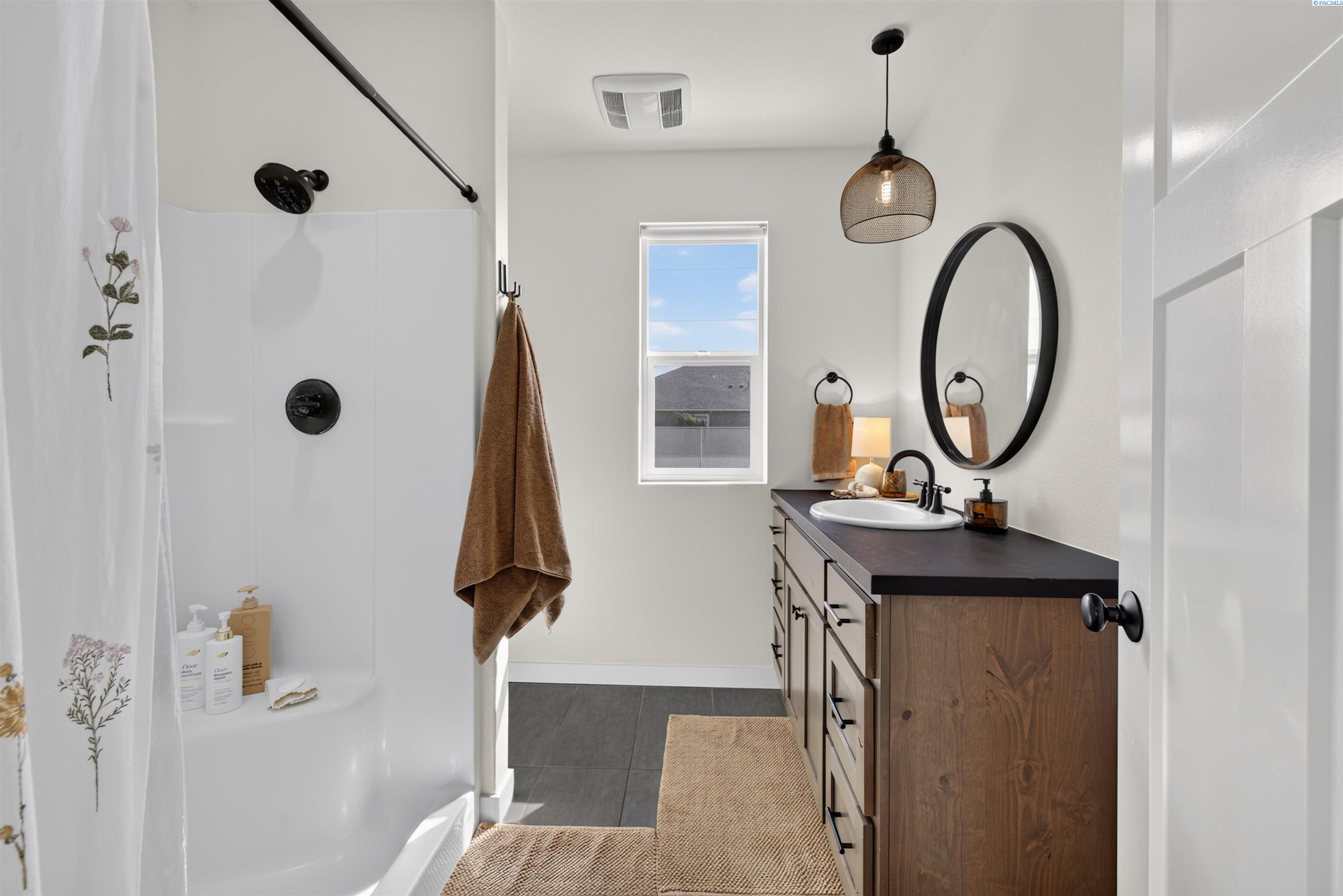 2467 Hanson Loop